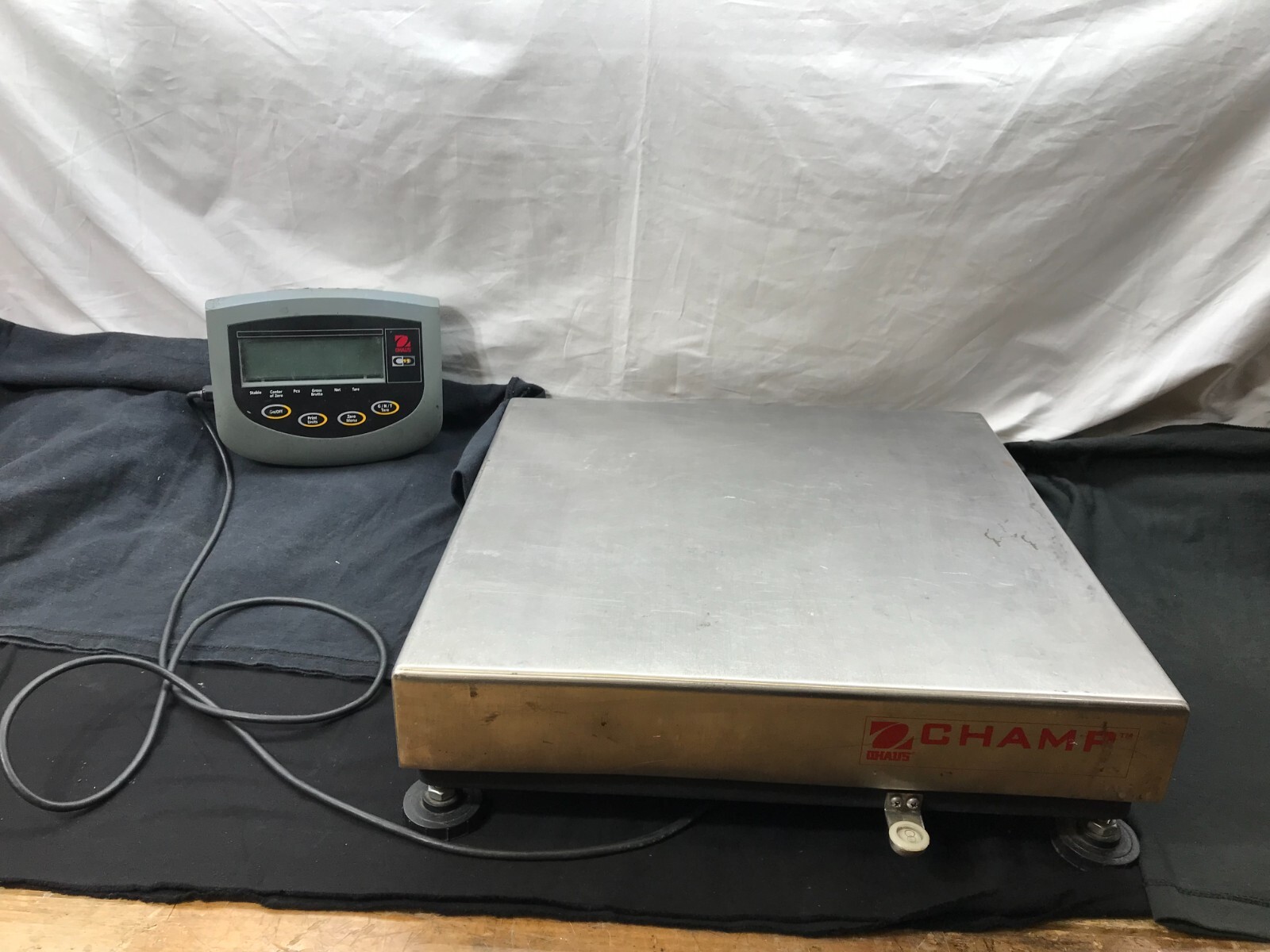 OHAUS CHAMP SQUARE SCALE MODEL CQ50L11 18 X 18 CD11-2E0 INDICATOR Champ CD-11