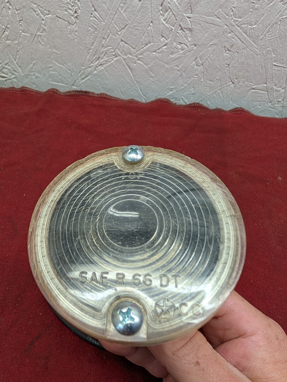 vintage Chrysler 2510813 SAE-R-66-DT CLEAR ROUND REVERSE LIGHT used OEM mopar