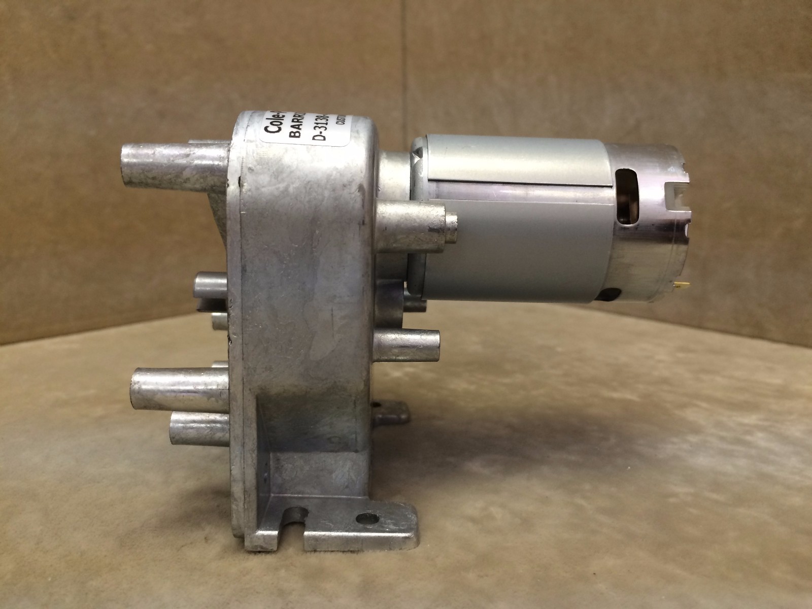 Cole Parmer, Fisher Scientific motor D-3138-4 – 12V – 150 RPM ( no pump)