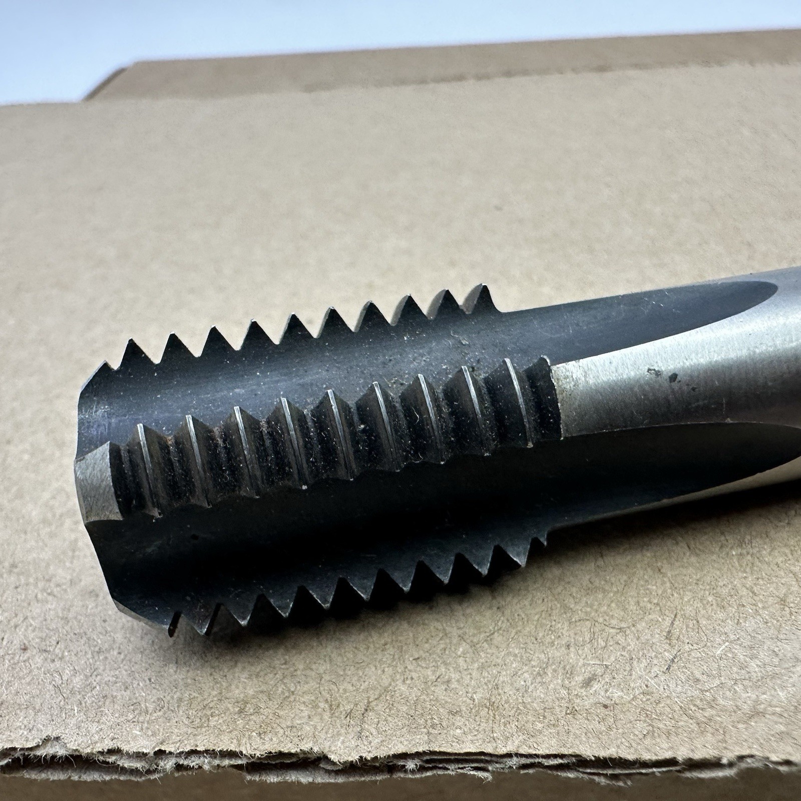 Detroit M11-0972601 – 3/4″-10 NC H3 Bottoming Hand Tap 4 Flute Nice Shape