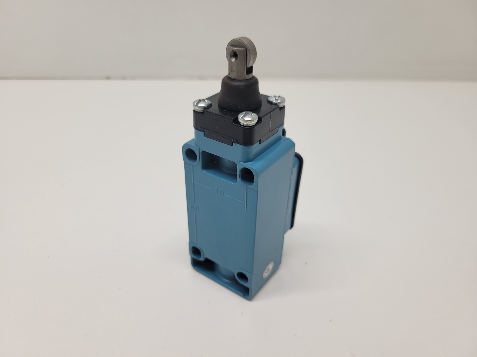 NEW NO BOX! HONEYWELL MICRO SWITCH ROLLER PLUNGER LIMIT SWITCH GLAA01C