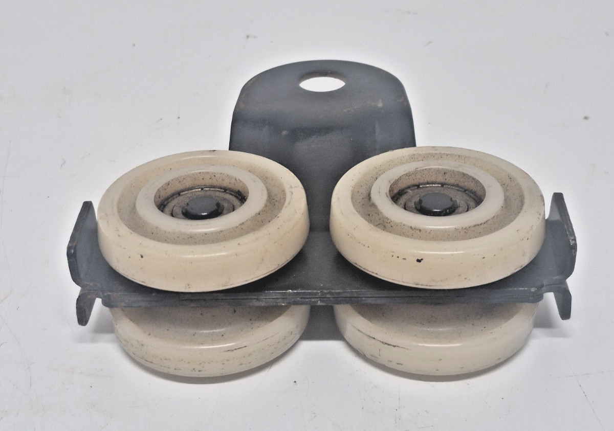 Demag Hoist Trolley 2-1/4″ Wheel Diameter 2-9/16″ Wide 5-7/16″ OAL