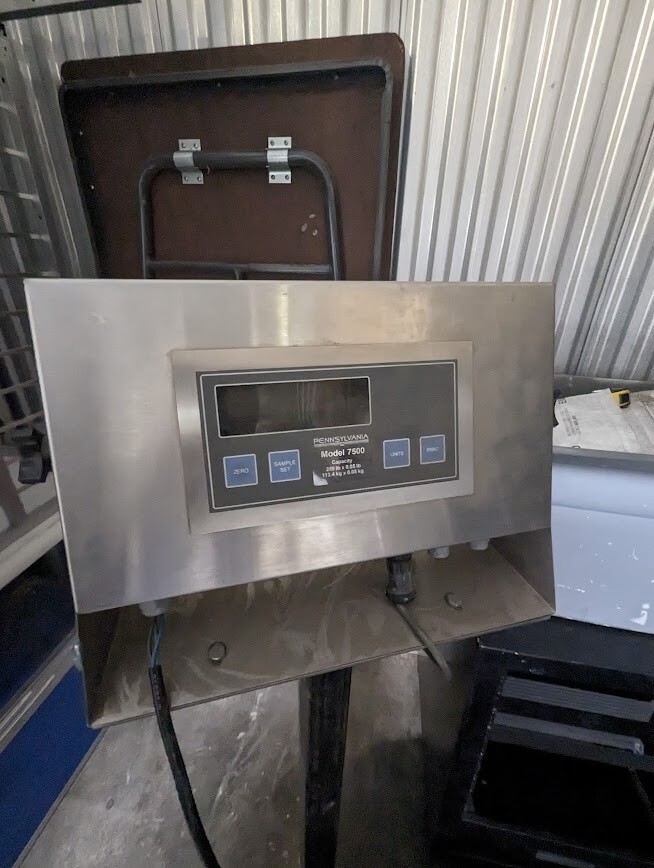 Pennsylvania 7500 Digital Scale Indicator 250 lb Capacity Floor Scale Used