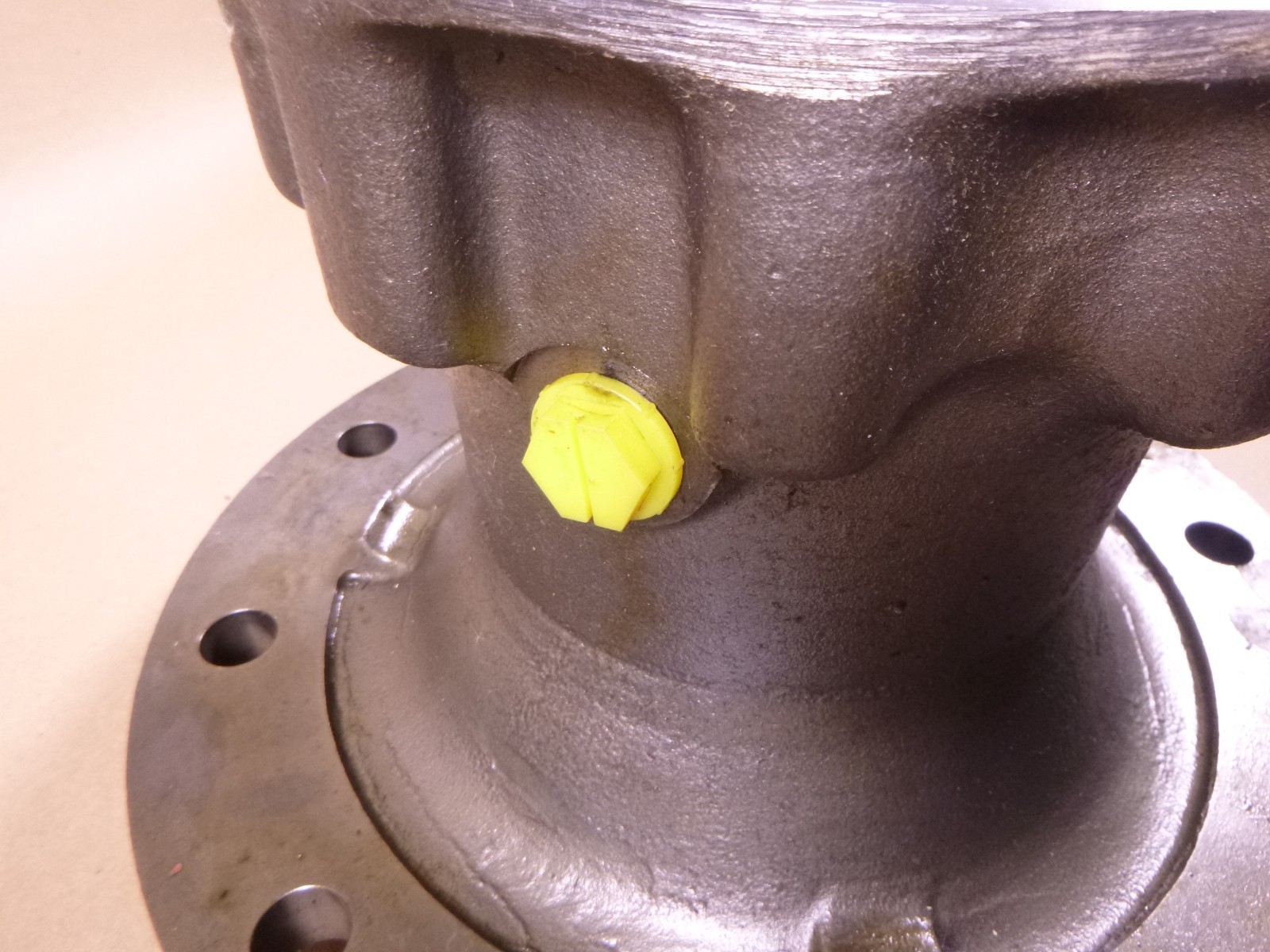 M939A2 5-TON Rear Left Hand Wheel Hub , A1-333-Z-3536 , 2530-01-283-9694