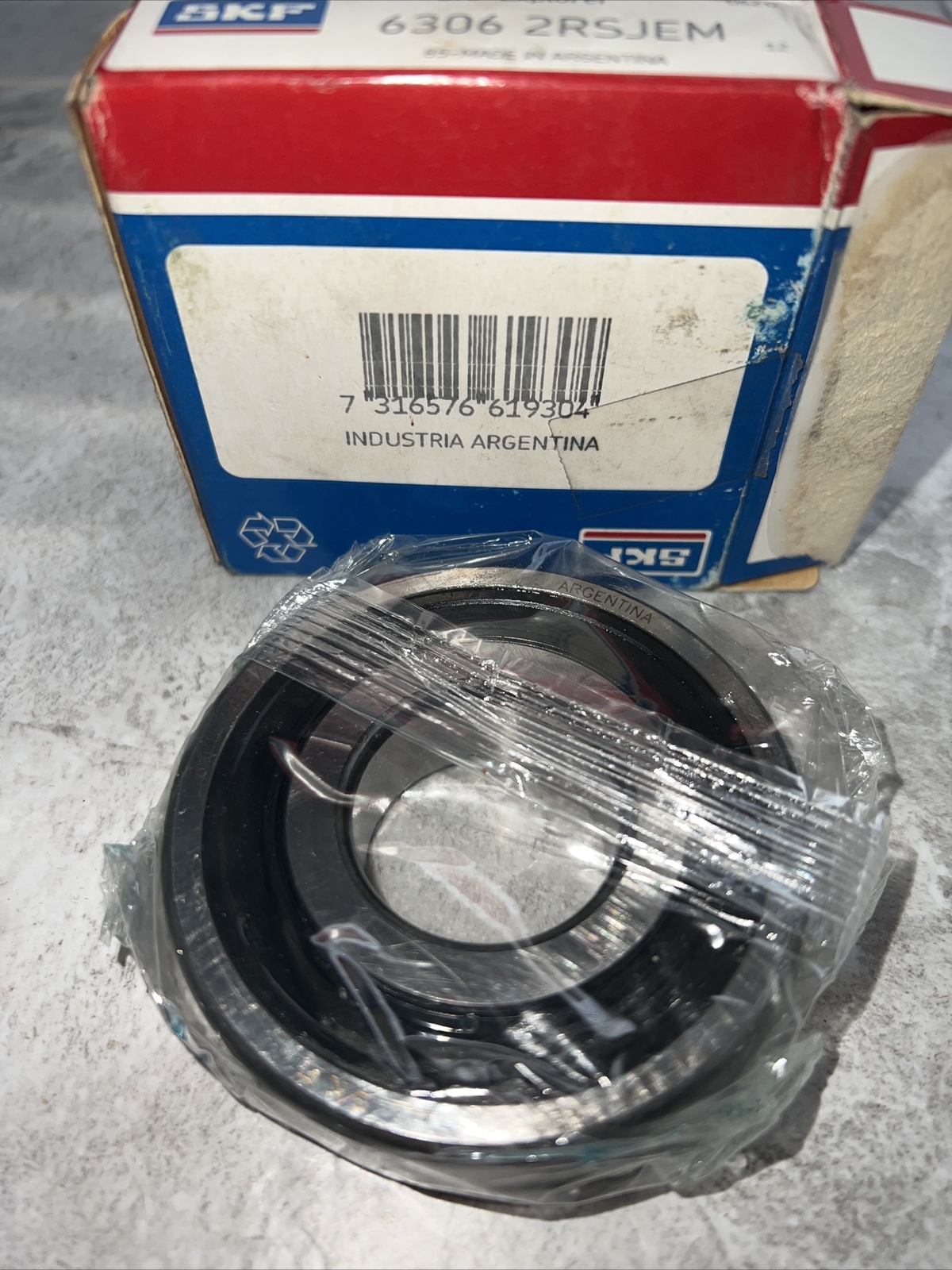 Nos Surplus SKF Explorer 6306 2RSJEM Bearing