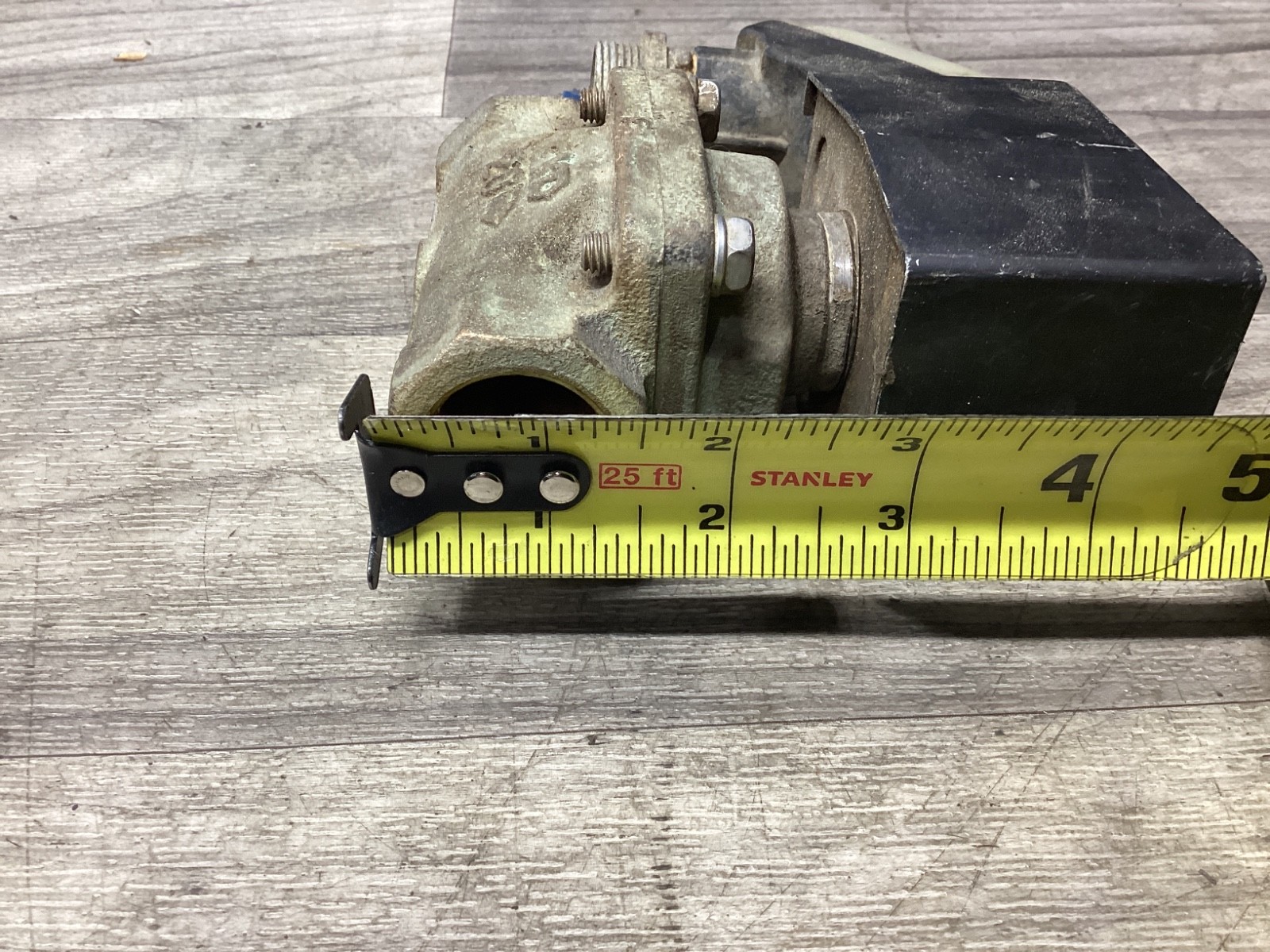 CKD APK11-20A 24VDC SOLENOID VAVE #126D72PR5