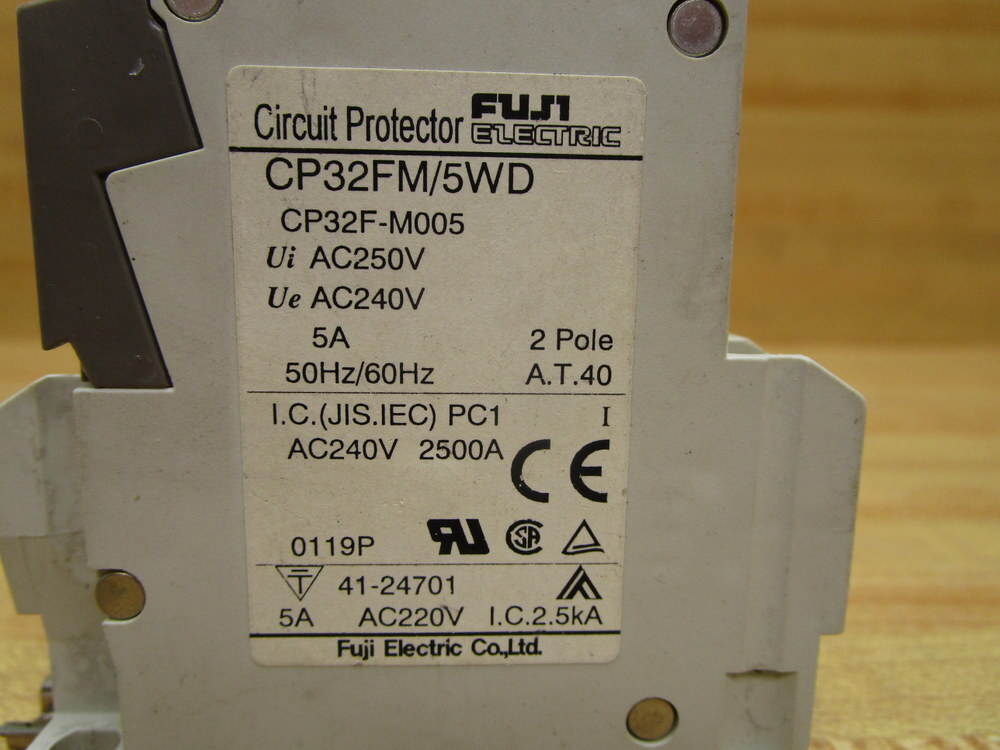 Fuji Electric CP32FM/5WD 5A Circuit Breaker CP32F-M005