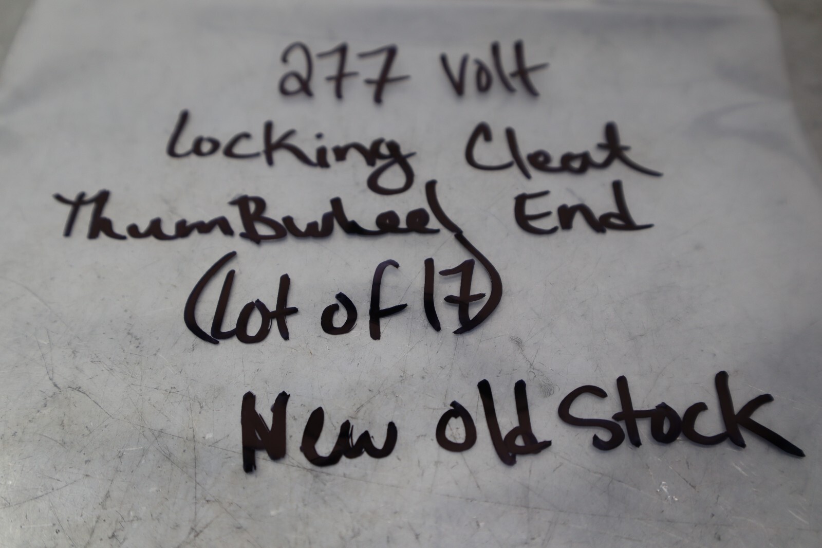 Locking Cleats 277V Thumbwheel End New Old Stock (Lot of 17)