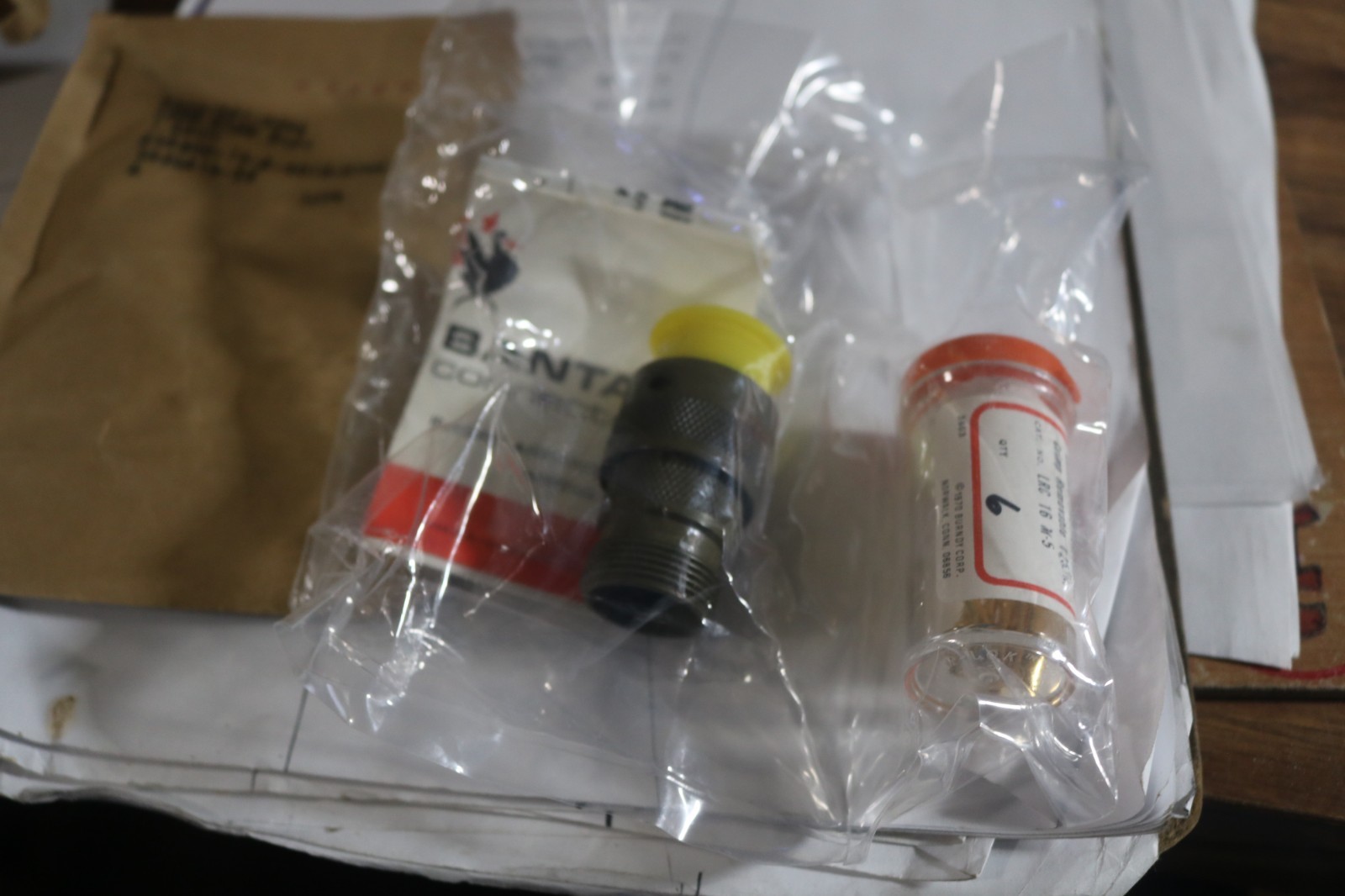 NOS Burndy electrical connector PN SA26A14-5-5 5935-00-431-5244 Sikorsky Acft