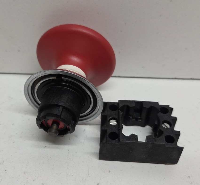 NEW NO BOX! SCHMERSAL RED MUSHROOM EMERGENCY STOP BUTTON NDRR50RT
