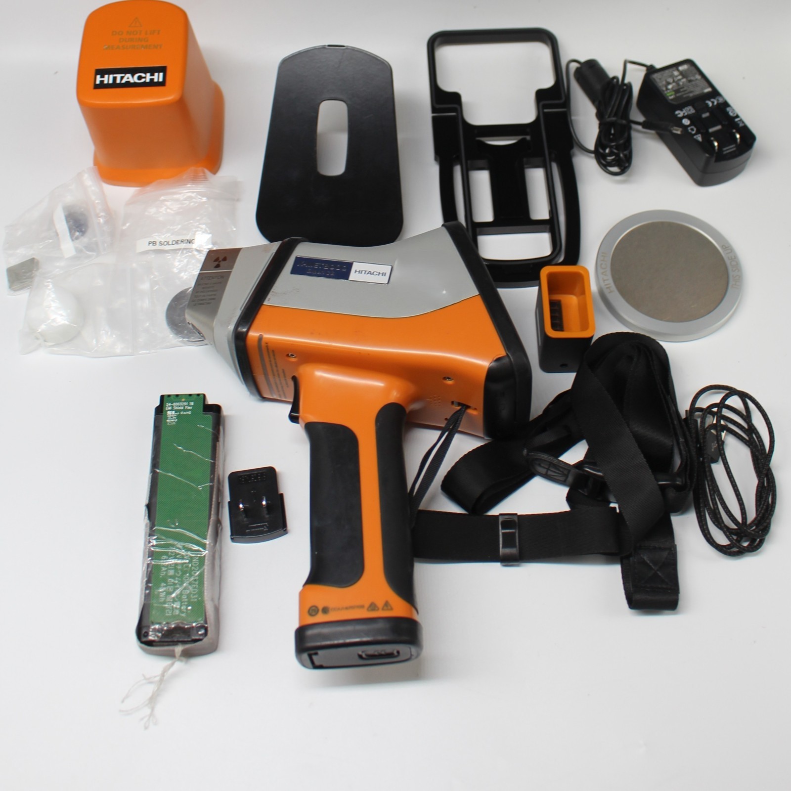 HITACHI Oxford X-MET 8000 EXPERT CG SMART XRF Handheld Analyzer