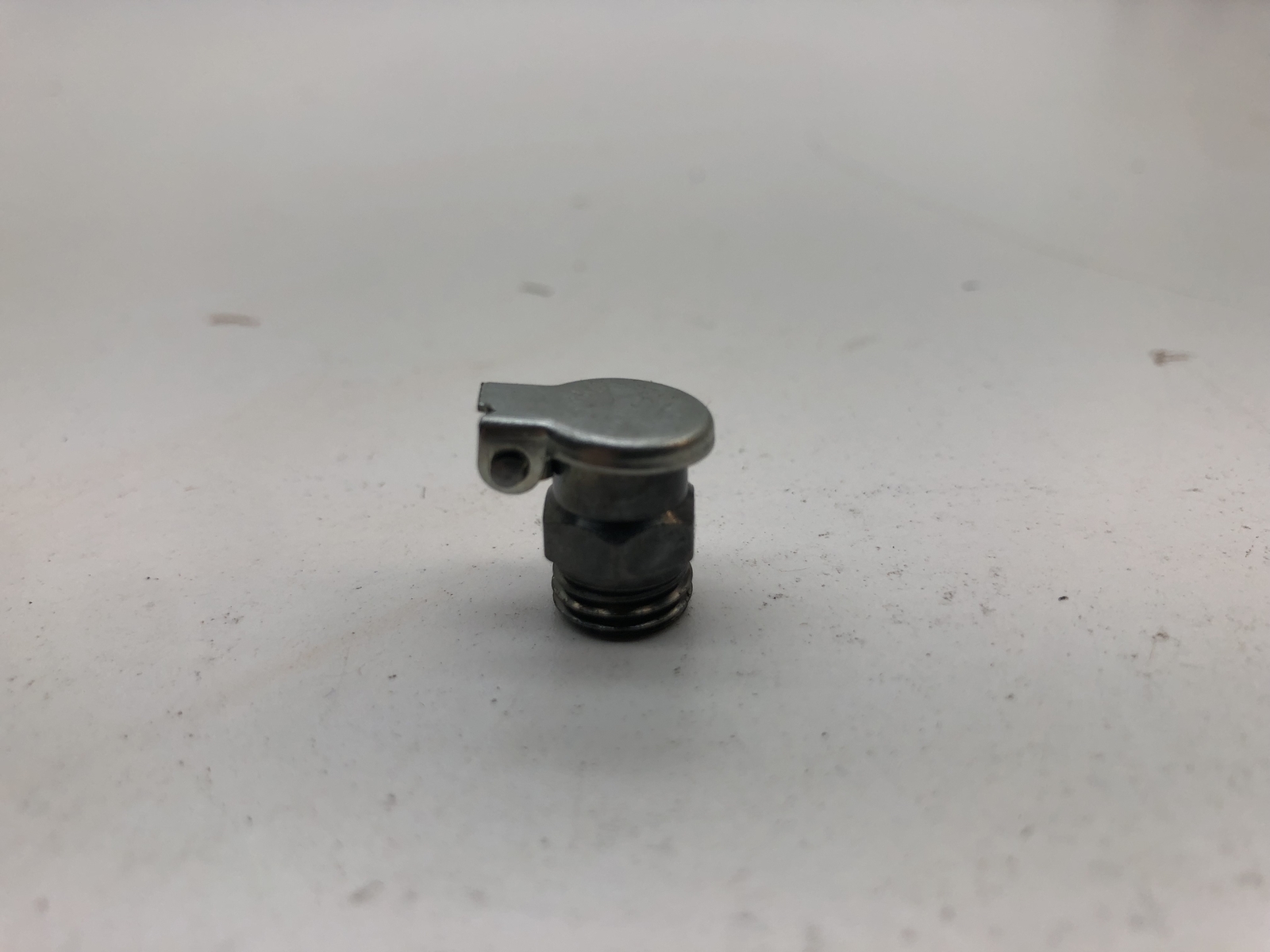 (QTY 11) MCMASTER-CARR 1229K13 OIL FITTING W/ SELF-CLOSING HINGED COVER