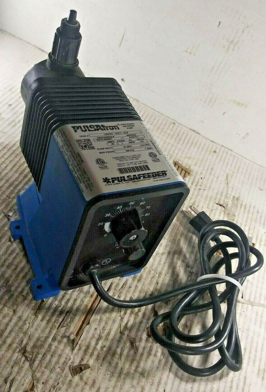 1 USED PULSAFEEDER LB04SA-KTC1-XXX ELECTRONIC METERING PUMP ***MAKE OFFER***