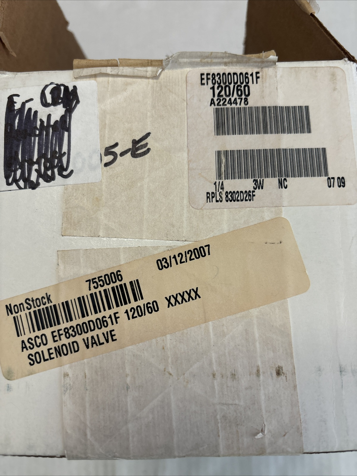 ASCO , EF8300D061F , SOLENOID VALVE, 1/4″ FNPT , New In An Open Box NOS.