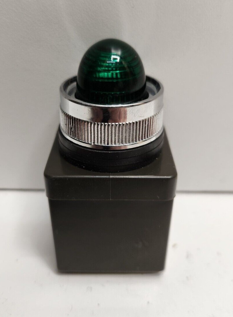 NEW OLD STOCK! HANYOUNG 220V/6V GREEN PILOT LIGHT CR252-2
