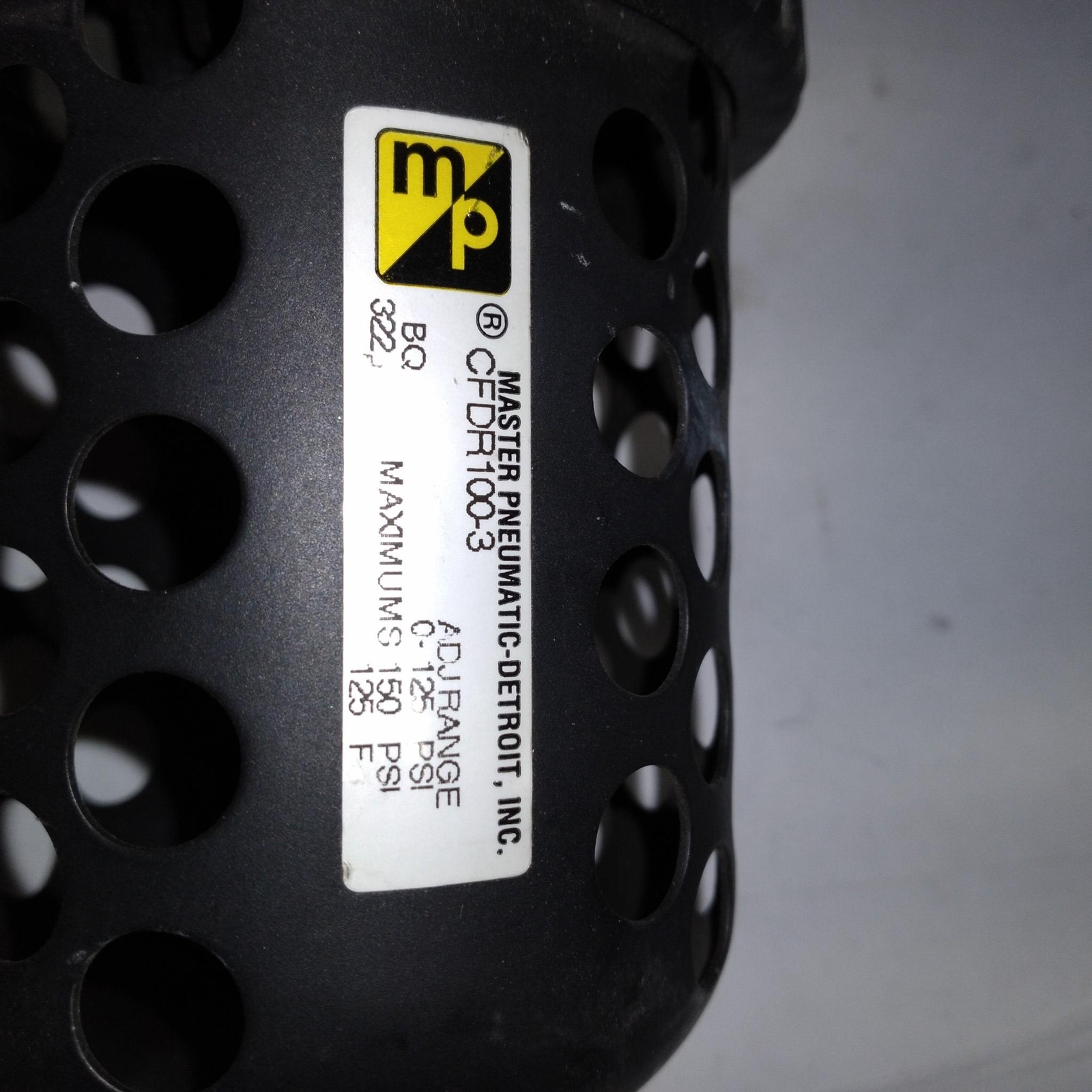 MASTER PNEUMATIC-DETROIT CFDR100-3 0-150 PSI 125F
