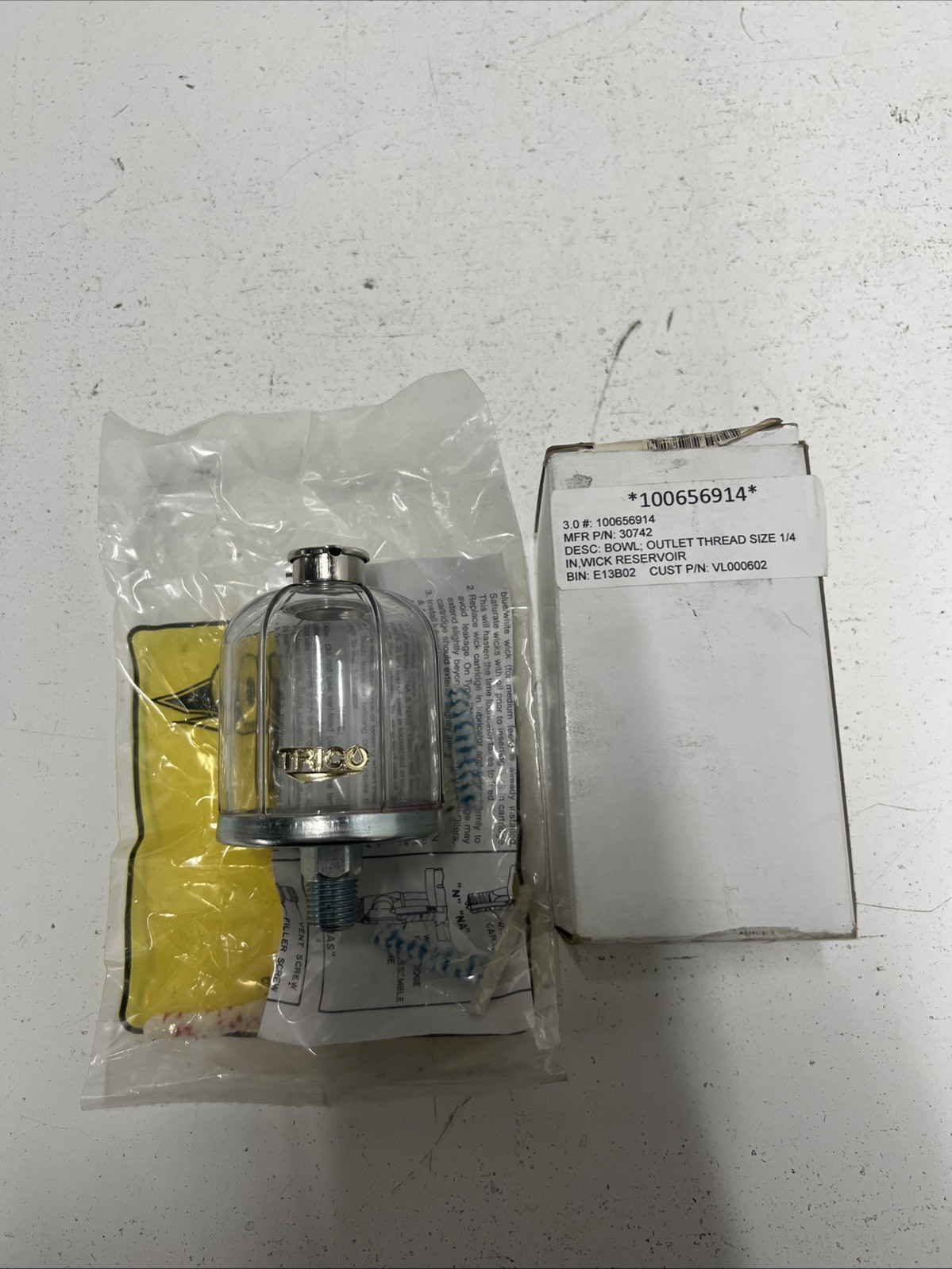 TRICO 30742 4 OZ. N OILER 1/4 FITTING **NOS**