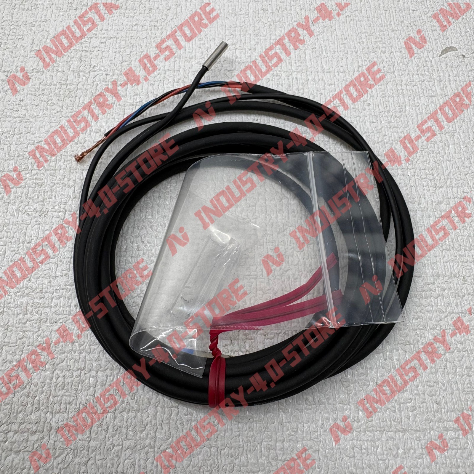 Keyence EM-030 proximity transducer#1pcs new in box