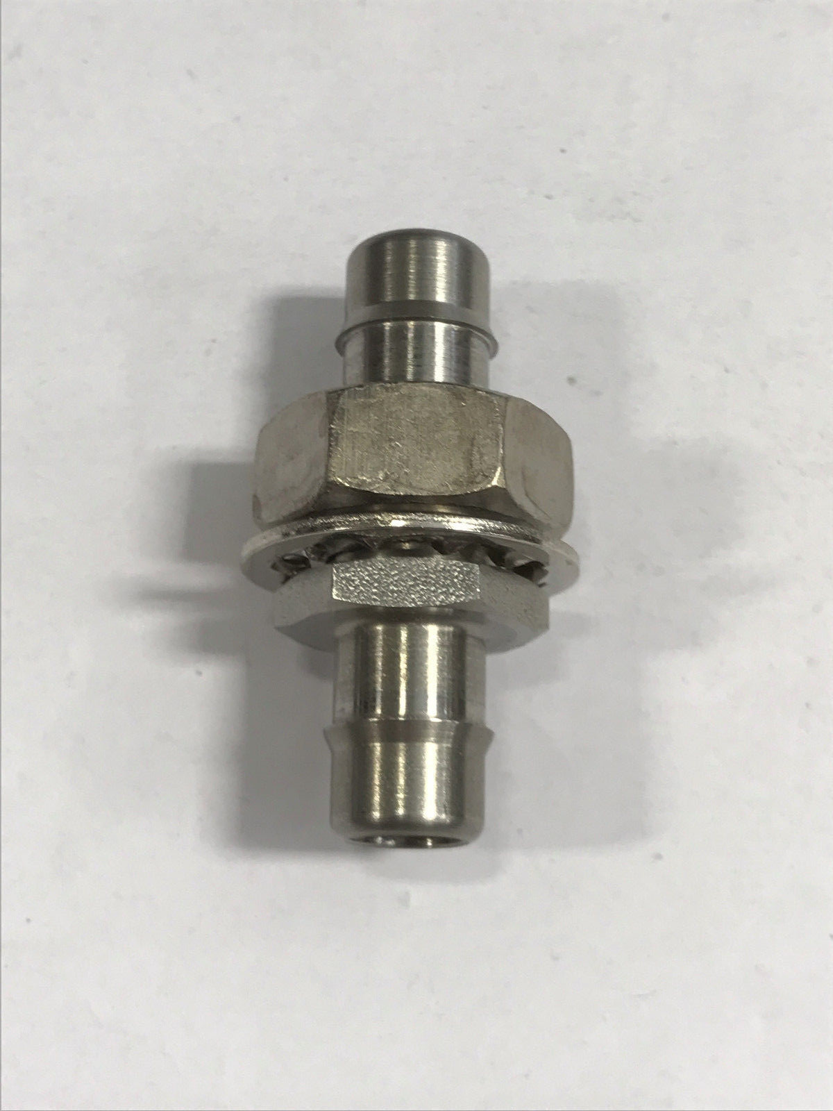 Stainless steel bulkhead fitting 1/2-20 thread to 3/8 ID tubing barb both ends