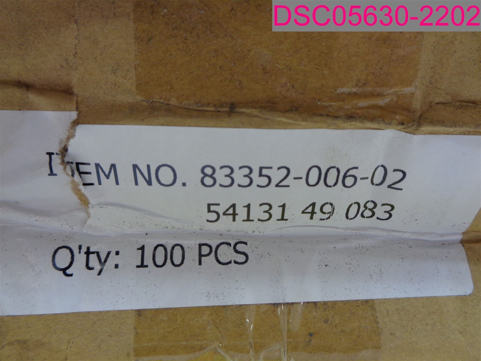 QTY=100 Pcs; Open Round Flange Silver 1-5/16″ Supports for Rods, Pin Mount