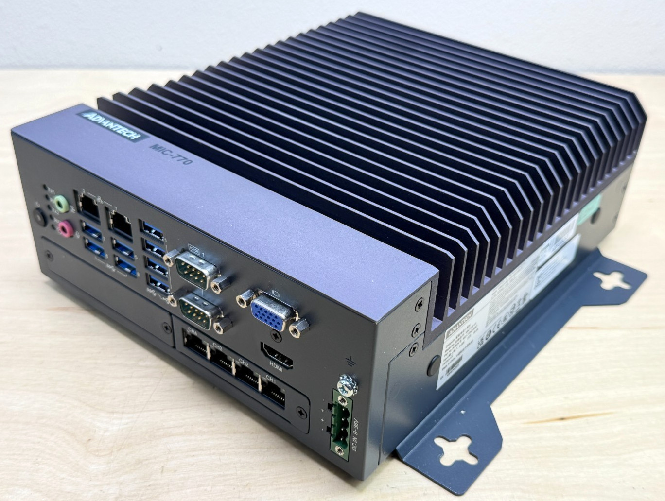 Advantech MIC-770 V1 High Performance Embedded Industrial PC, MIC-770Q-00A2