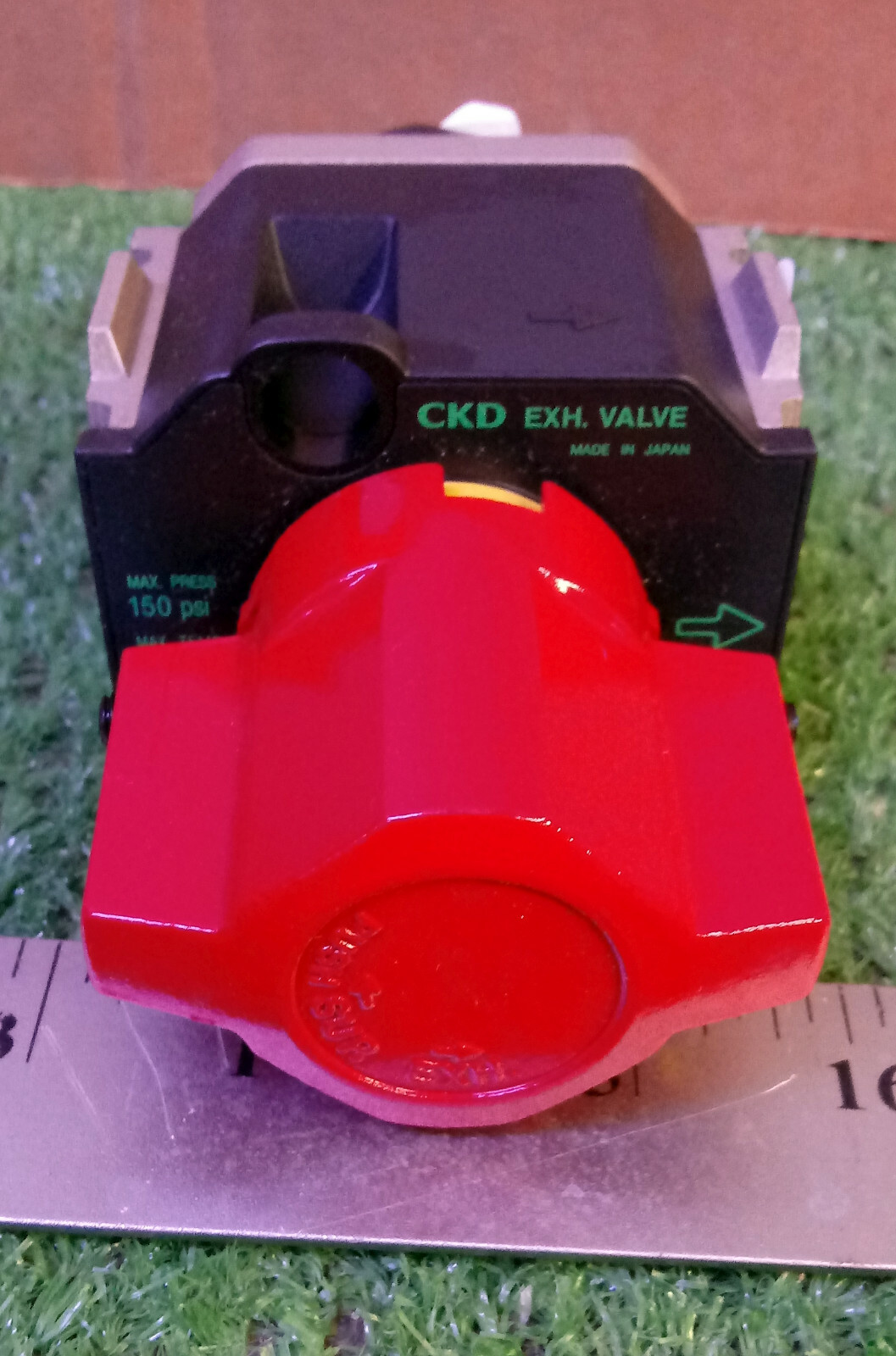 1 NEW CKD V3010-8N LOCK OUT PNEUMATIC EXHAUST VALVE NPT 1/4 NIB **MAKE OFFER**