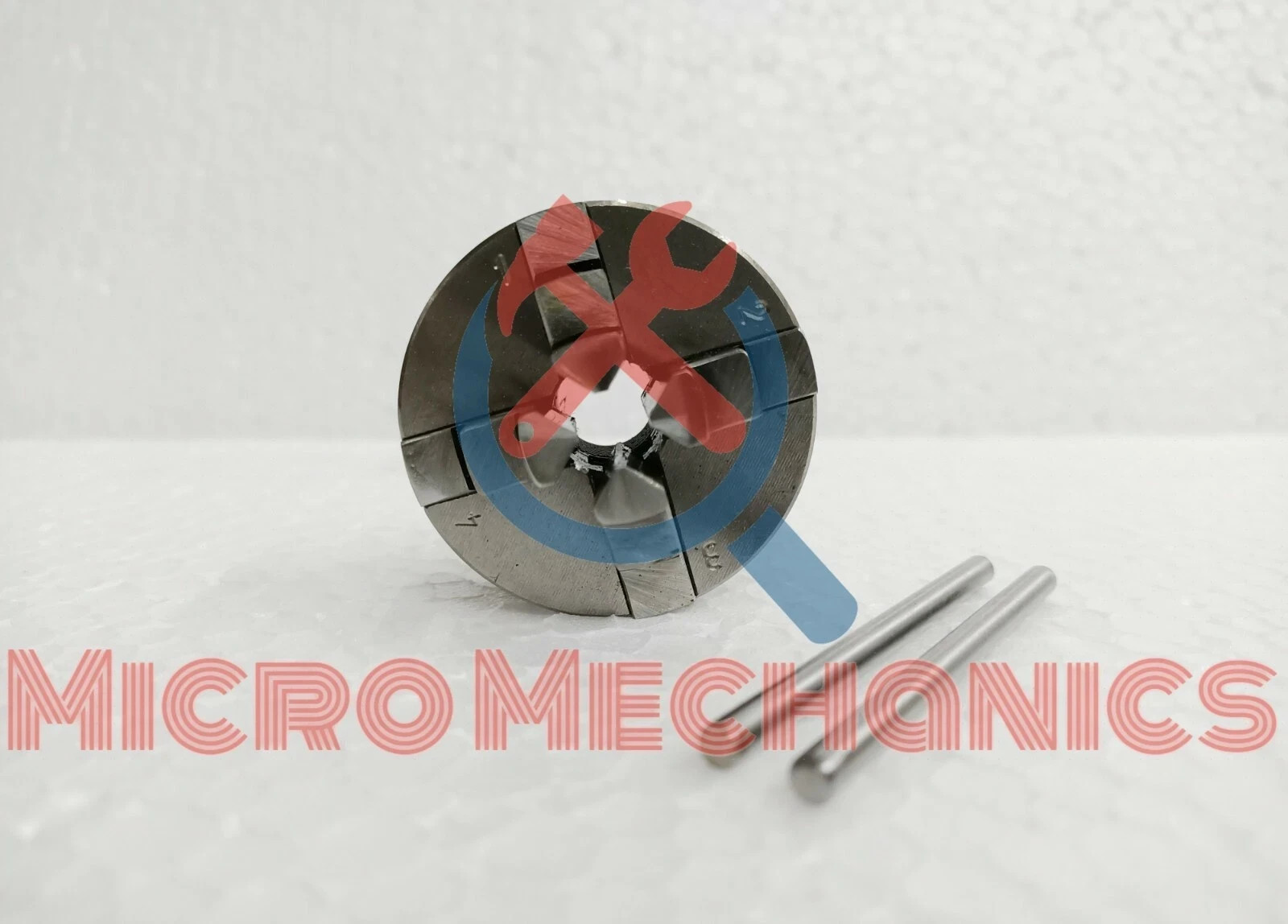 Revolving Live Center MT 2 – MT 3 Shank + 50mm Mini Chuck 4 Jaws Self Centering