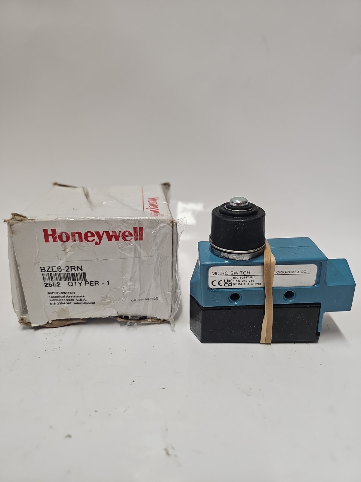 Honeywell MICRO SWITCH BZE6-2RN Limit Switch Roller Lever SPDT NEW Authentic