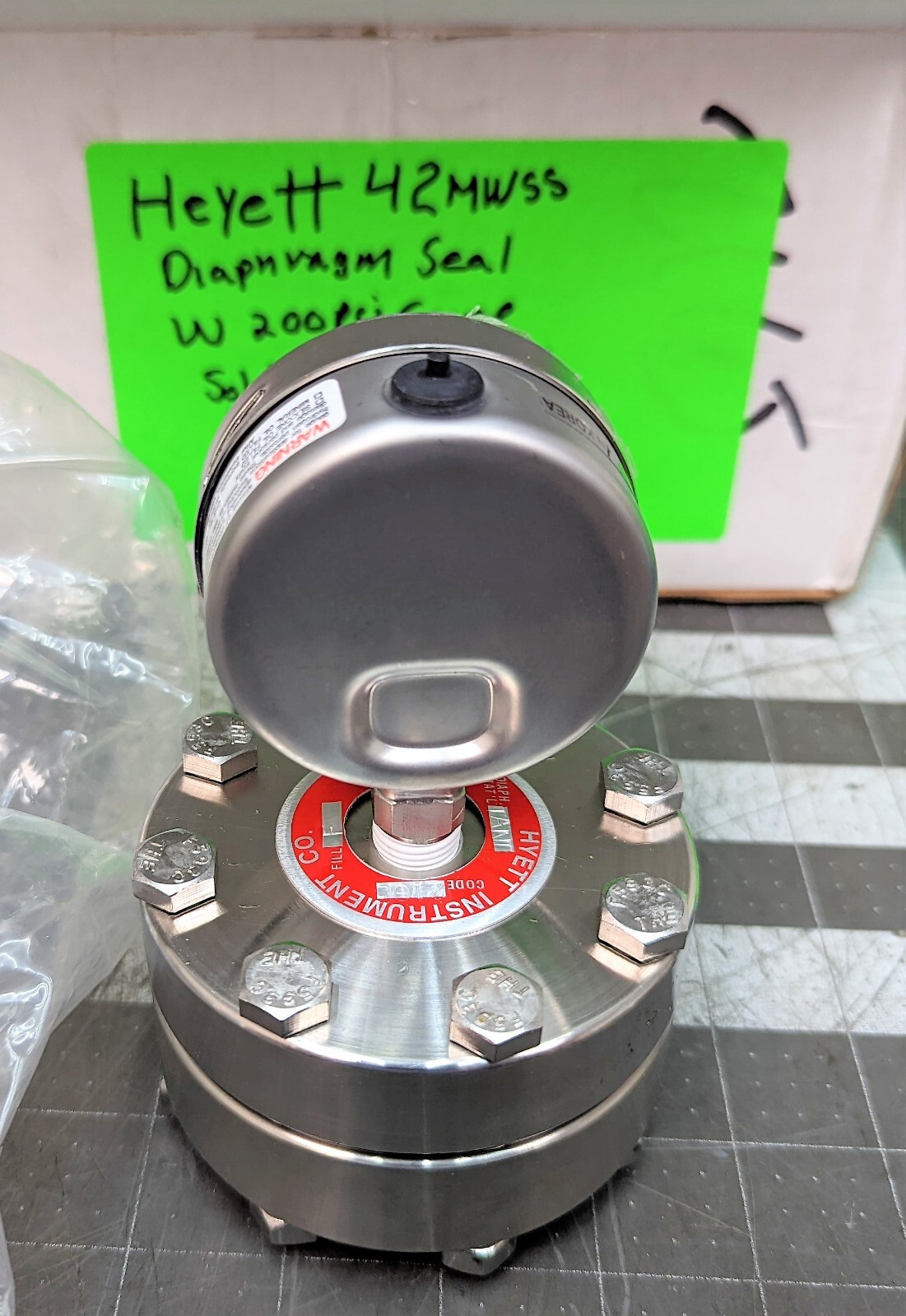 HYETT 42MW SS 2500 PSI Diaphragm Seal ¼” NPT WITH Ametek 200 PSI Gage [Z3S5]