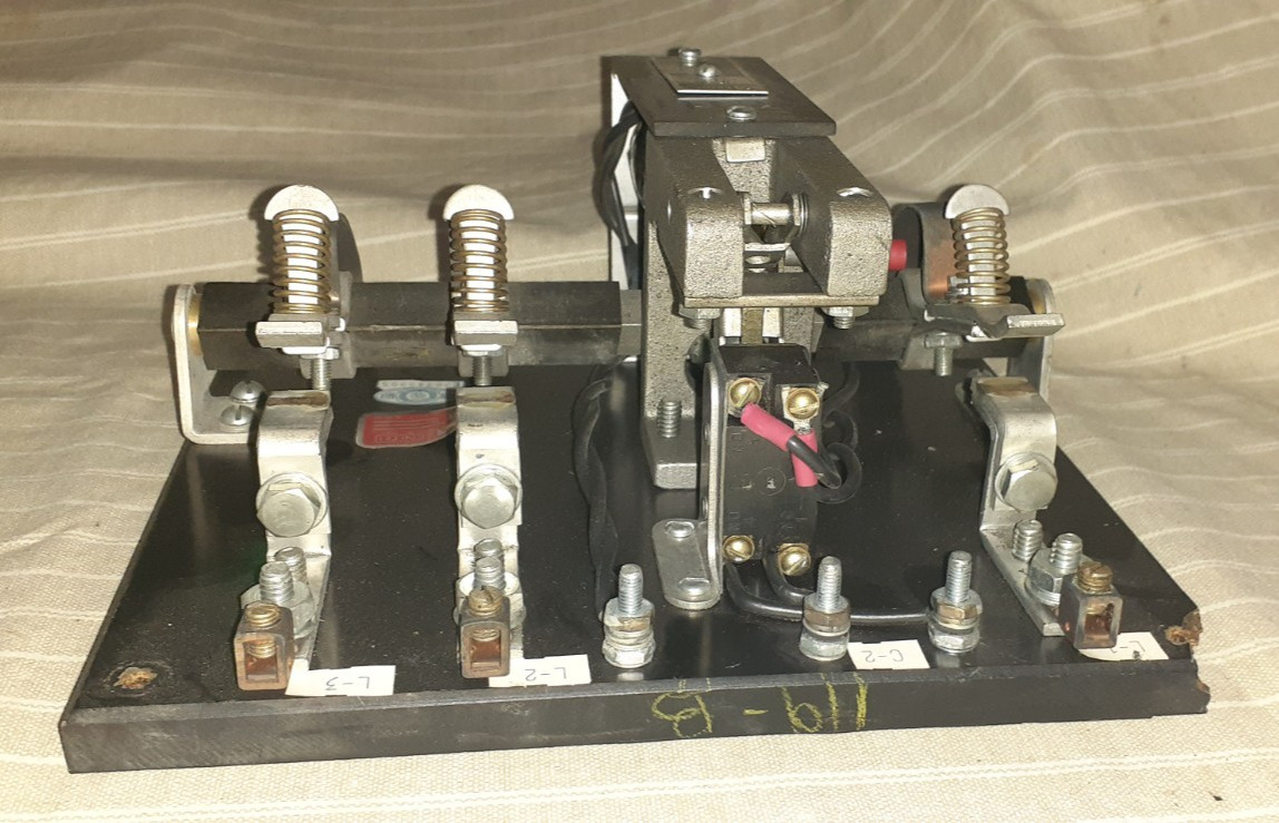 Zenith model MH-33 Ser T5214 3-Phase 30Amp Industrial Protection Relay
