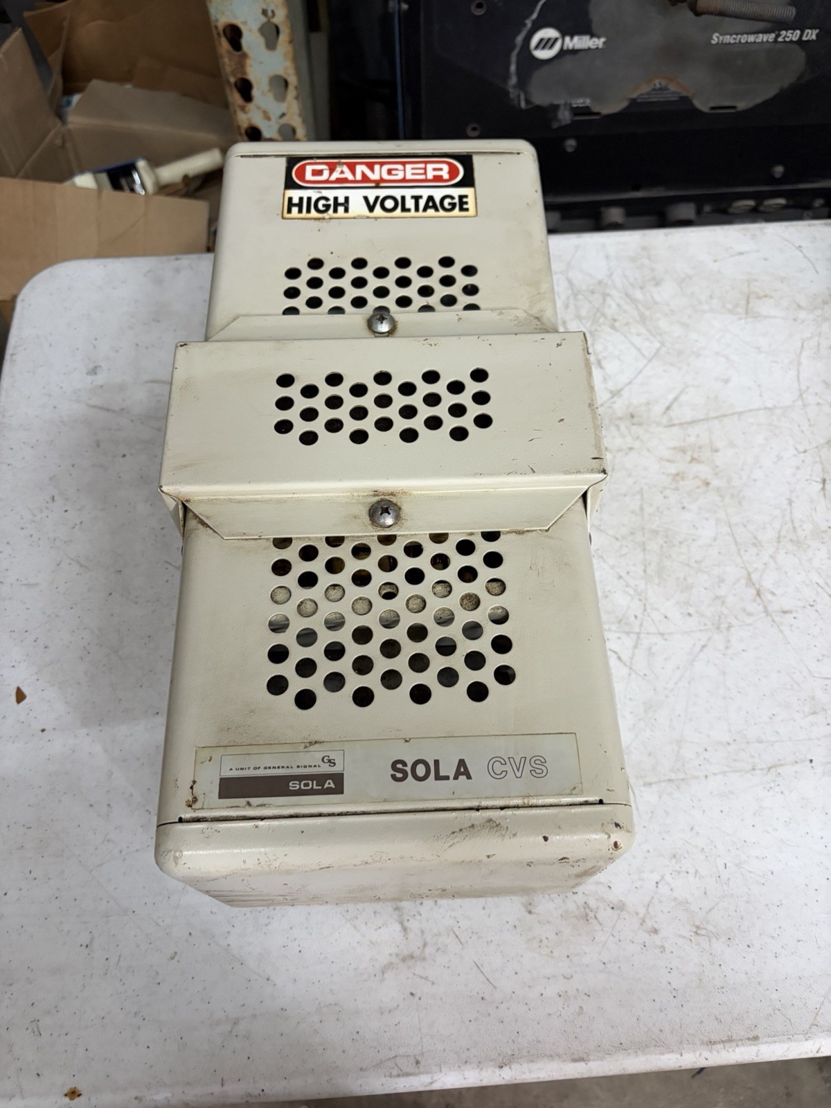 USED SOLA 23-00210-0800-23 VOLTAGE REGULATOR 120/240VAC 12.4A 60HZ 23-23-210-8