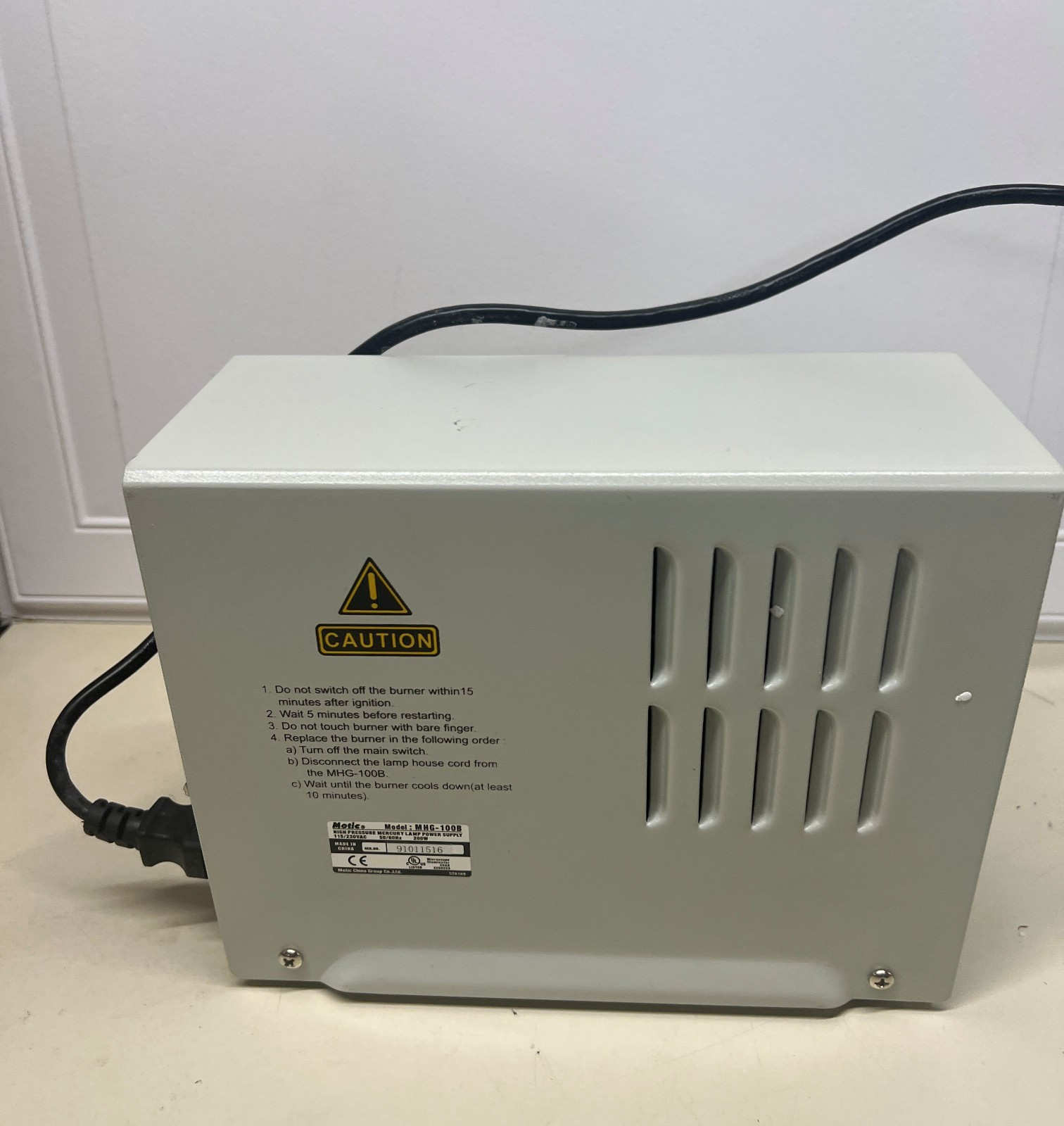 Motic MHG-100B Mercury Light Source Power Supply Not Tested For Parts or Repair