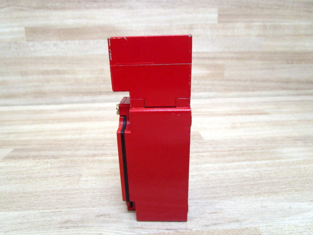Telemecanique XCK-J5970 Limit Switch XCKJ5970 064722 W/O Key
