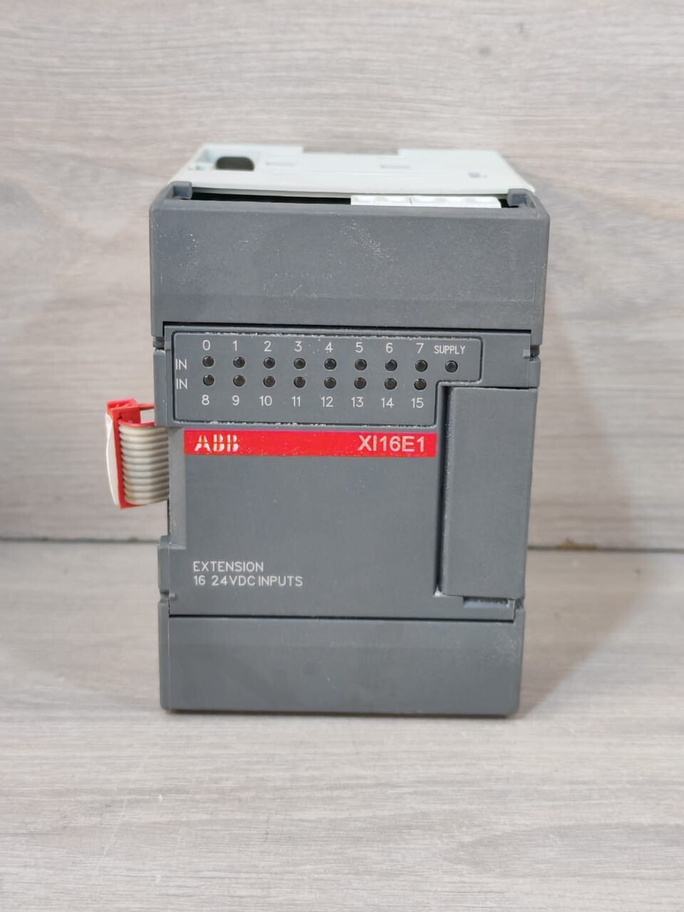 ABB XI16E1-E4.0 1SBP260100R1001 EXTENSION 16 24VDC INPUTS- NEW WITH FILTHY BOX