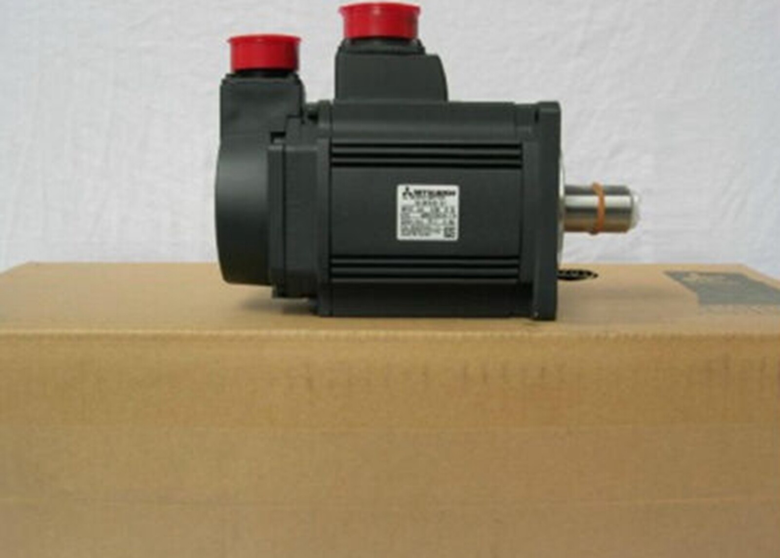 New in Box Mitsubishi HC-RFS103K Servo Motor