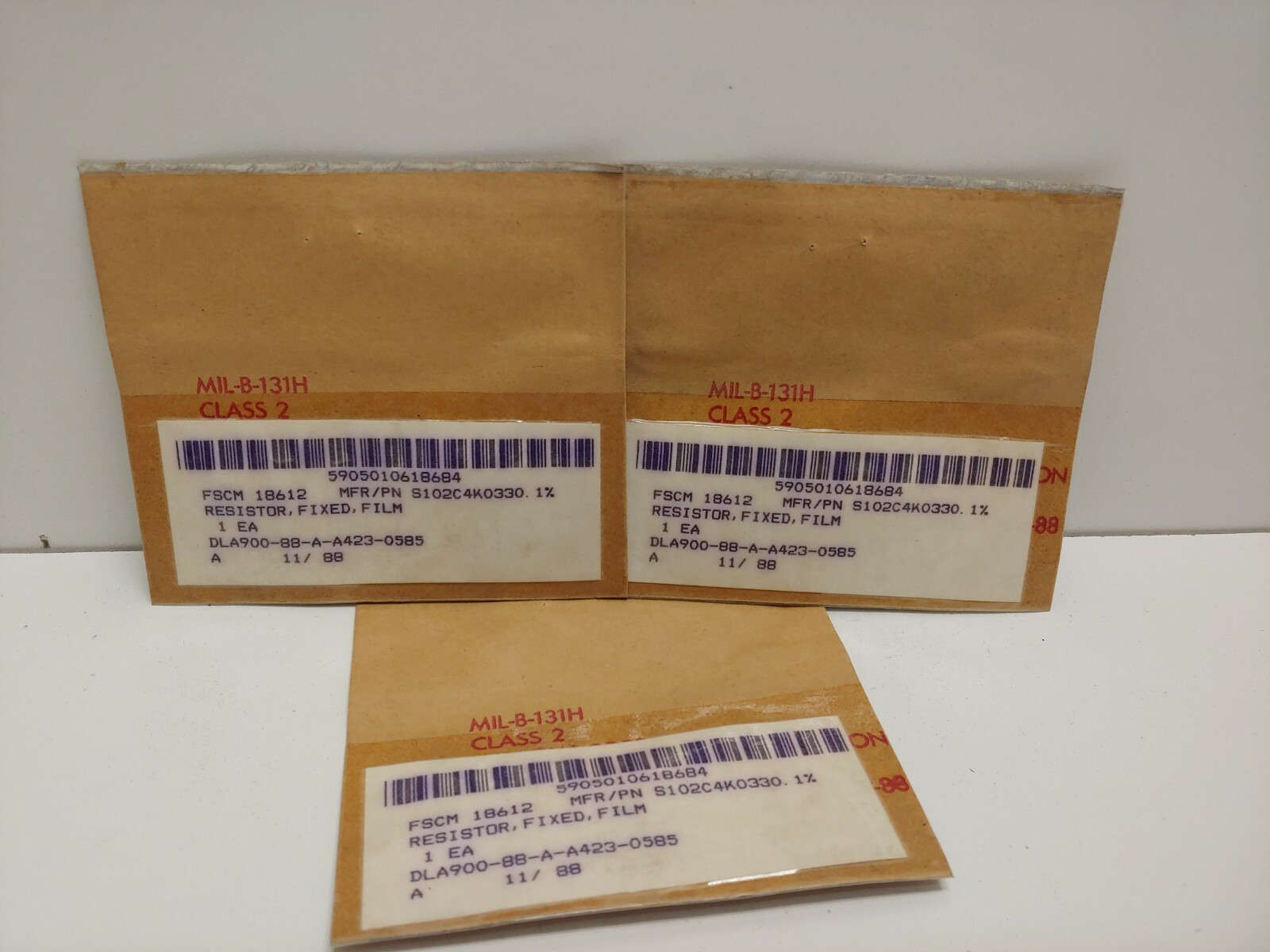 LOT OF 3 NEW MIL-SPEC VISHAY FIXED FILM RESISTORS 5905-01-061-8684 S102C4K03301%