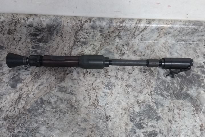 Chicago Pneumatic CP0200B22L-2F 2-1/2 In Bore Size Floor Sand Rammer