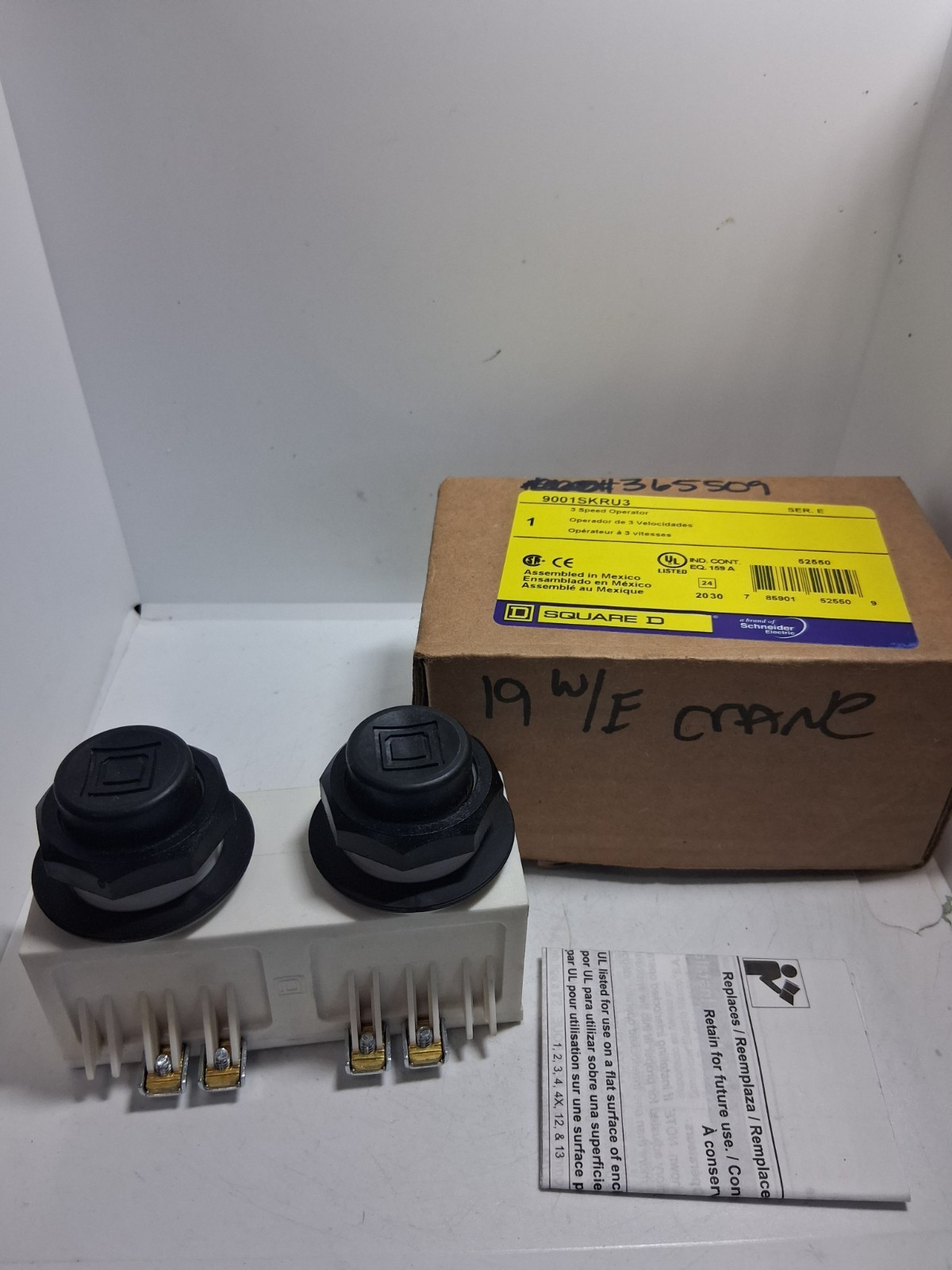SQUARE D 9001SKRU3 DUAL PUSHBUTTON 3 SPEED OPERATOR 600VAC 10A SERIES E NIB
