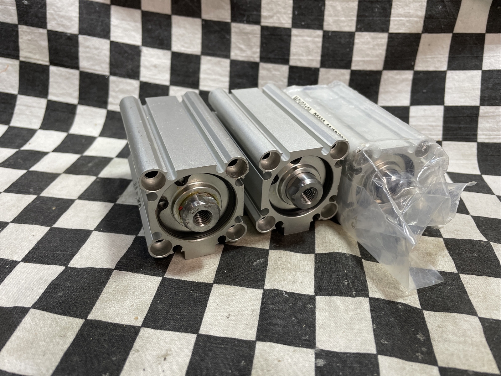 SMC CQ2-Z COMPACT CYLINDER CDQ2B32-50CZ, CDQ2B3250CZ, LOT OF 3 SHIPSAMEDAY#103X2