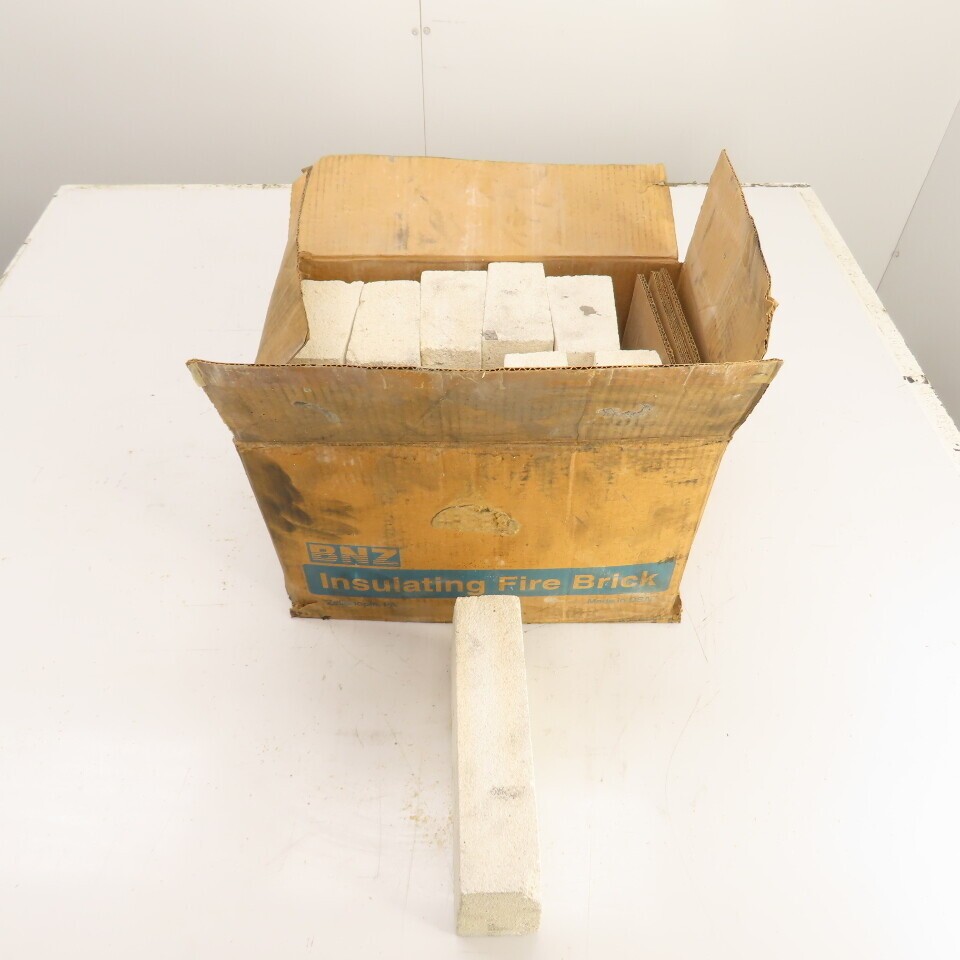BNZ No.1 Arch Insulating Fire Brick 2600-¦ 9″ x 4.5″ x 2.5″ Box Of 8