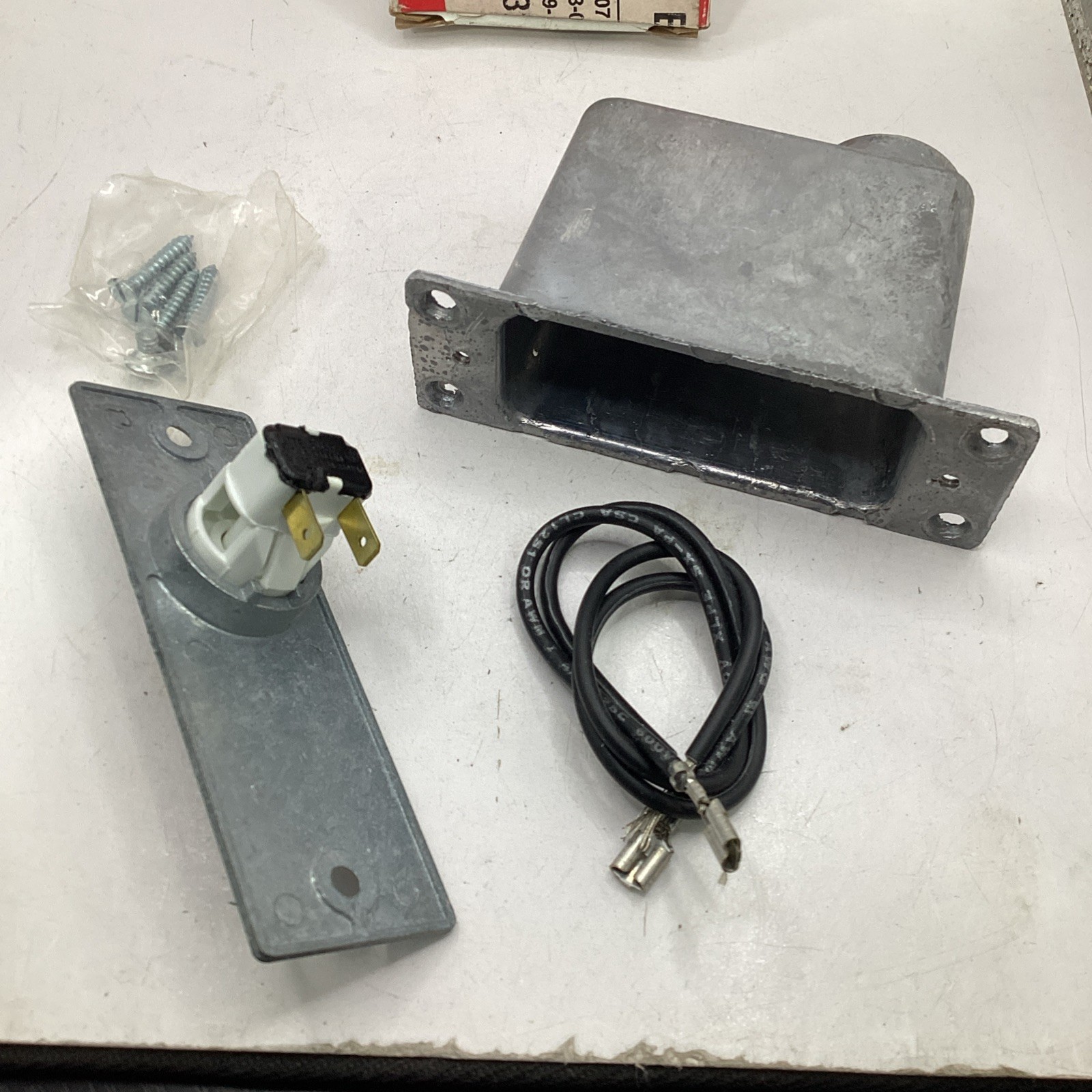 PerfectLine DF415 Automatic Door Operated Light Switch NEW