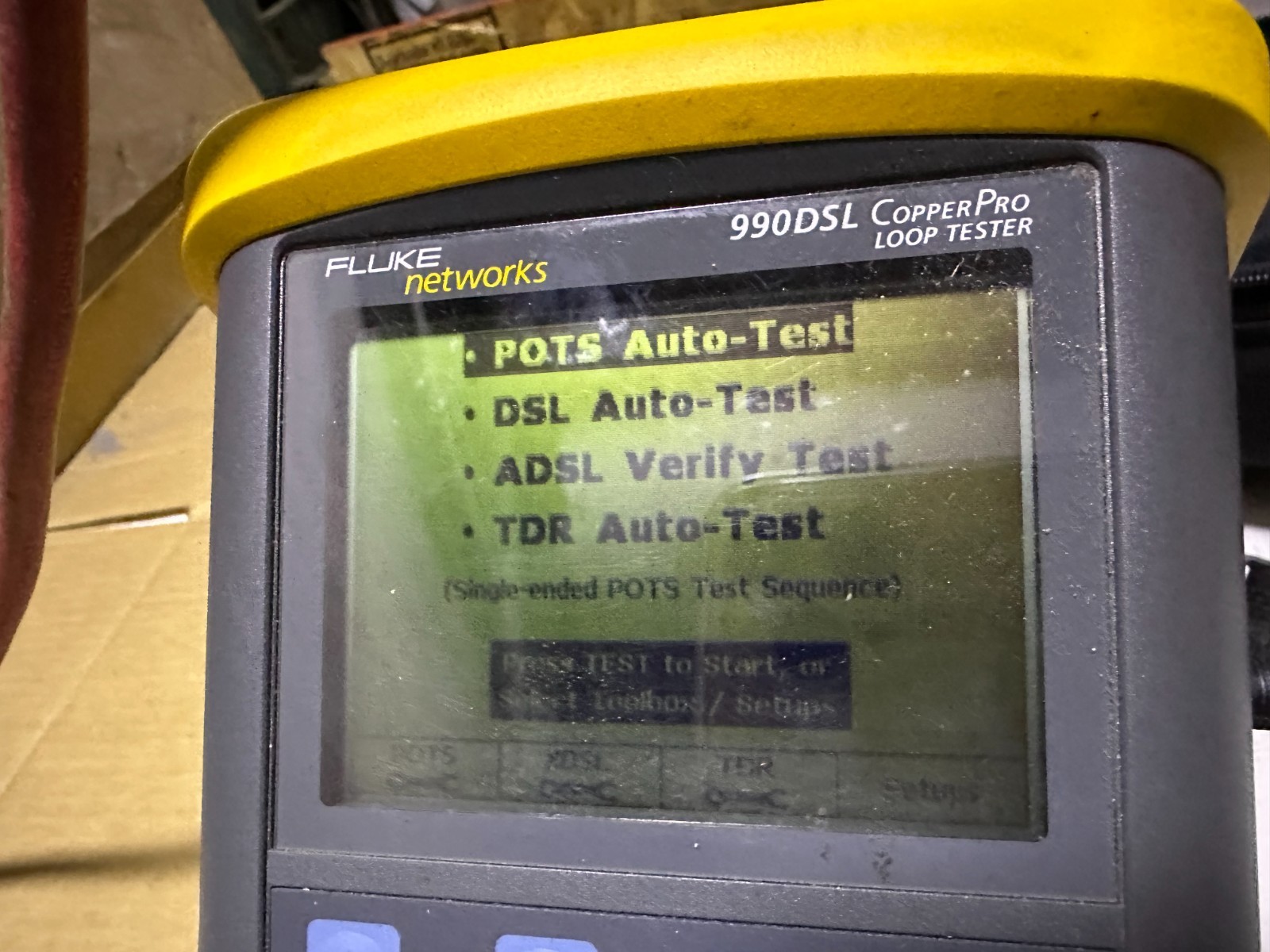 FLUKE 990DSL WITH CASE WIRES POWERS ON