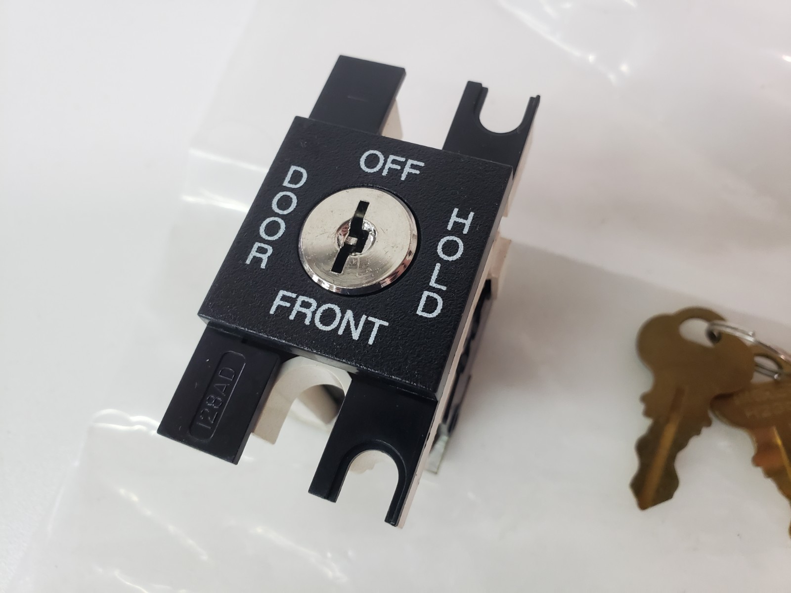 UNUSED – TKE ThyssenKrupp Key Switch 9739816 Door Hold 171AR33