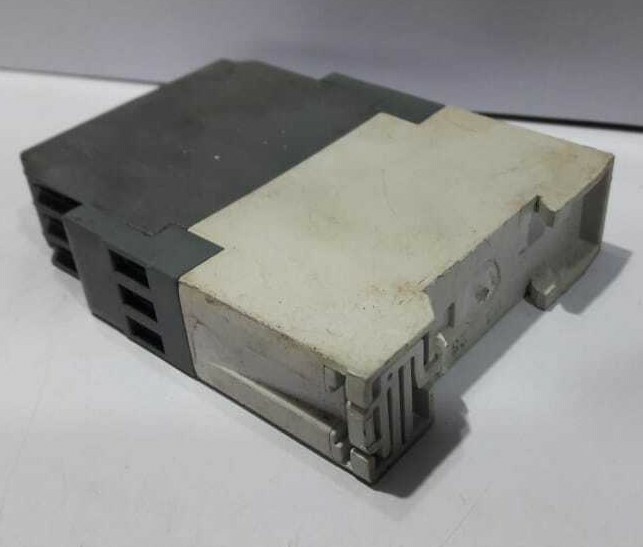 ABB CT-ERS.12 Time Relay 0.05s=300h A1-A2 AC24-240V 50/60Hz