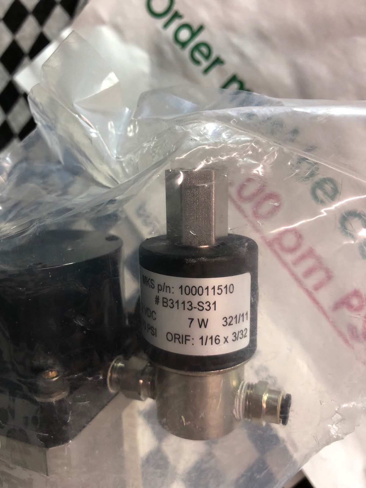 MKS ANGLE INLINE VALVE KF-25 WITH SOLENOID B3113-S31, LPV1-25-IK-CNVS-12SPS