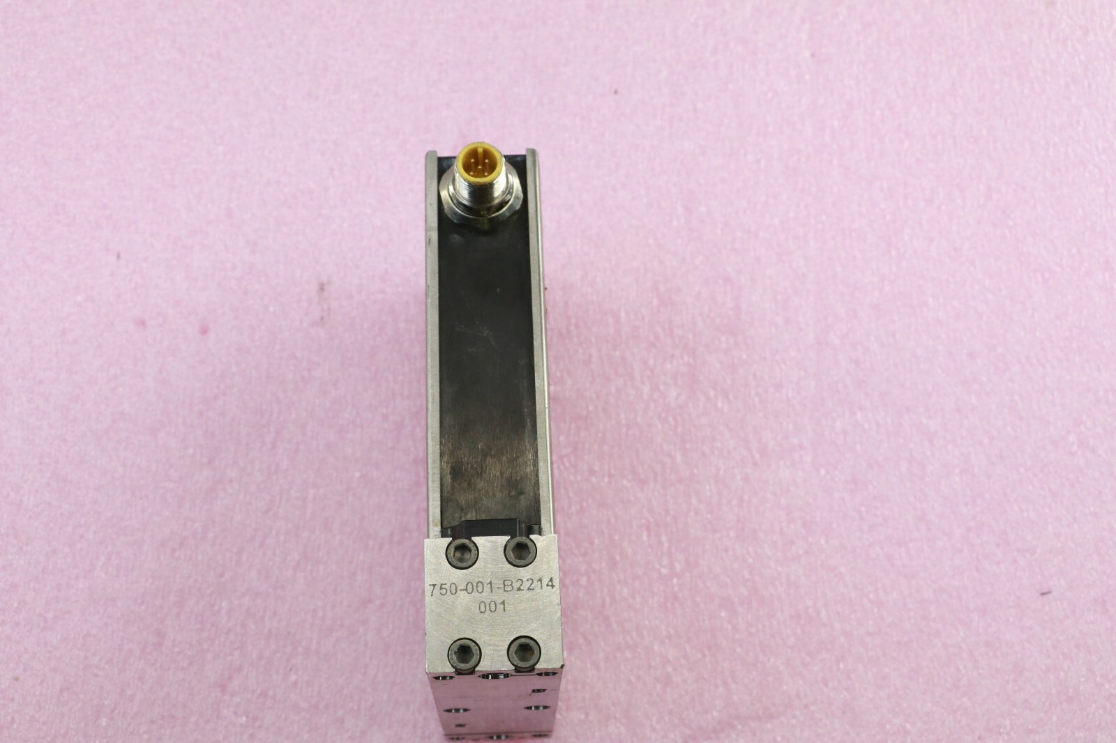 CELERITY UNIT 8560 MULTIFLO UFC-8565C FLOW METER He 3000 sccm