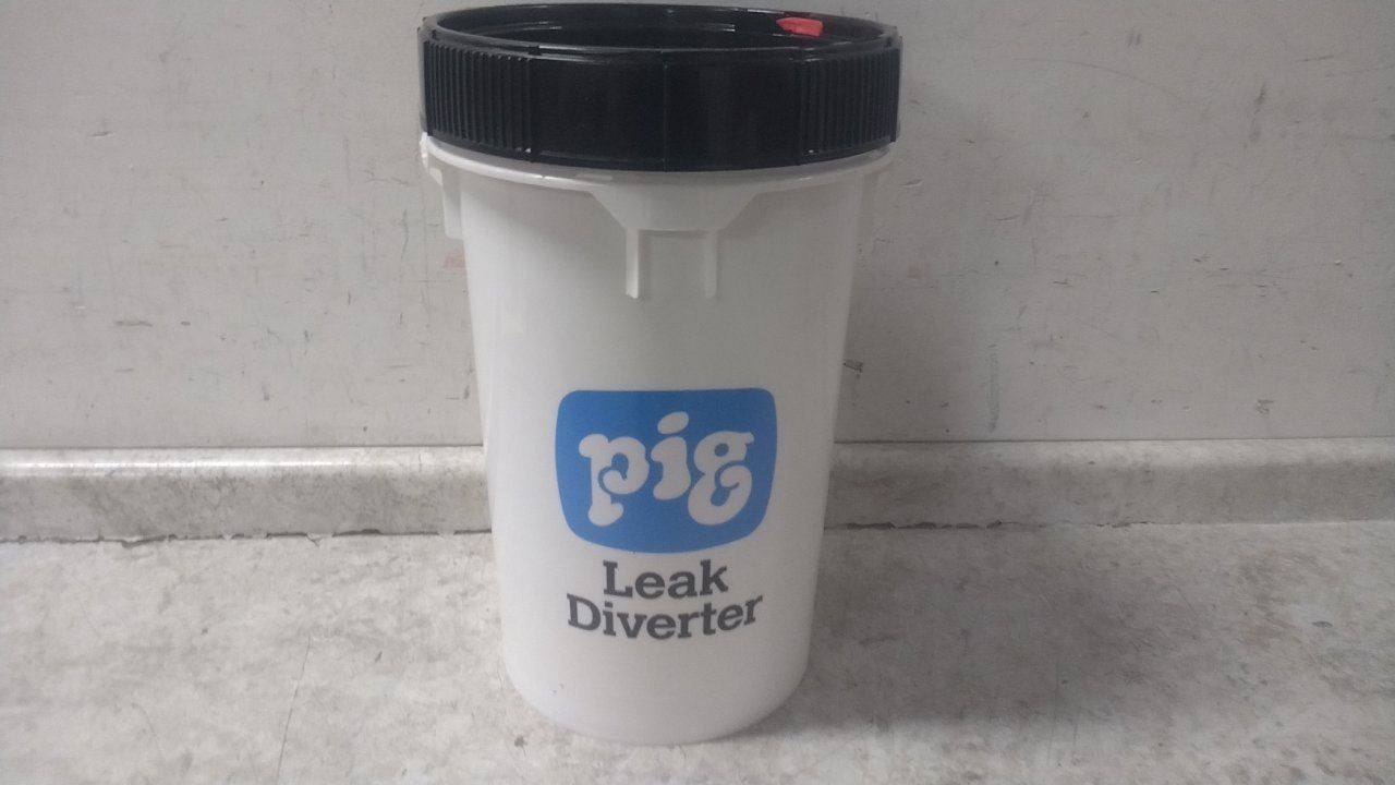 Pig TLS667-TR 3.33 GPM Drainage Rate Roof Leak Diverter Bucket Kit