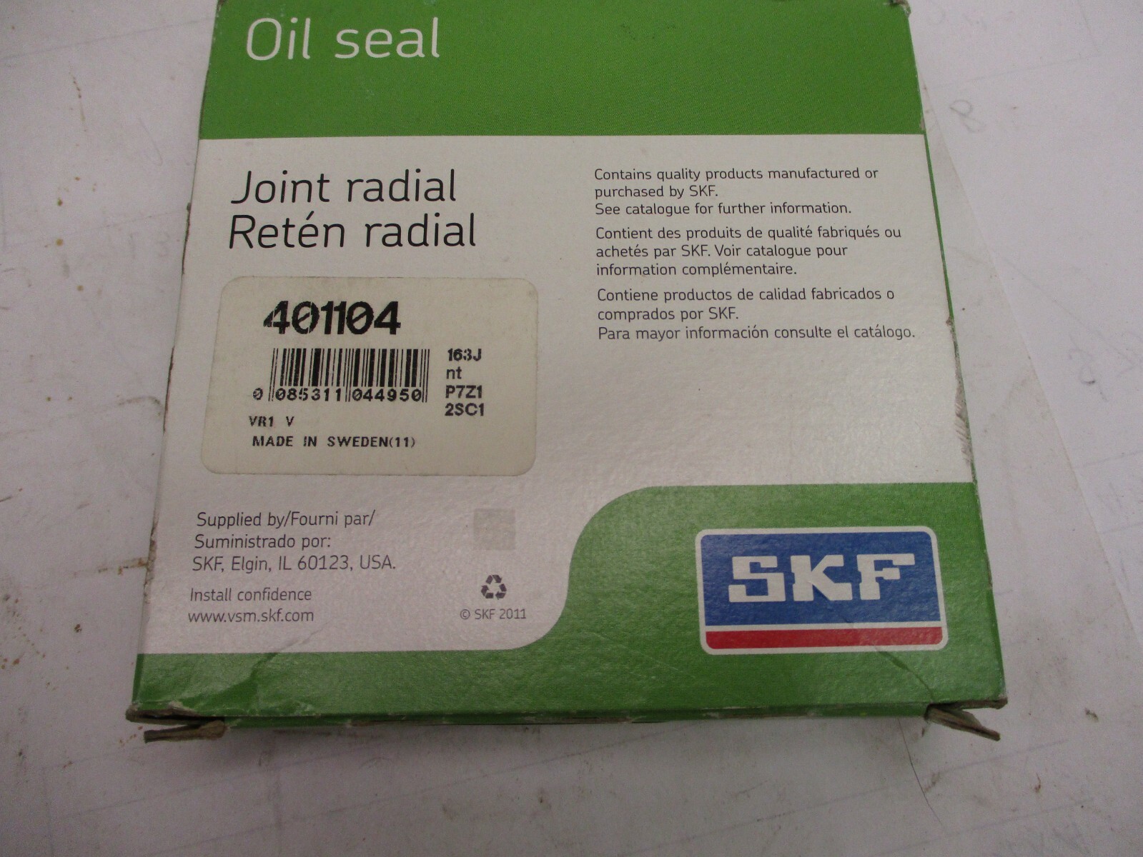 New Open Box SKF Joint Radial Oil Seal 401104 VR1 V A6153ELL