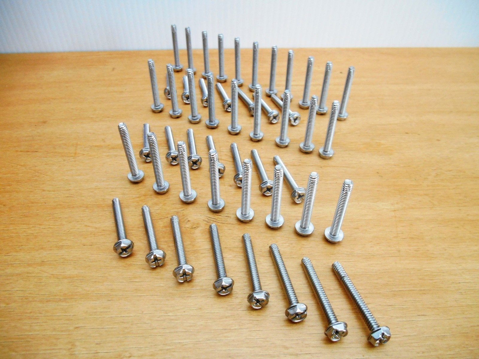 (50) 10–32 x 1-1/2 Inch Long Stainless Hex Head Washer Self Drilling Screw