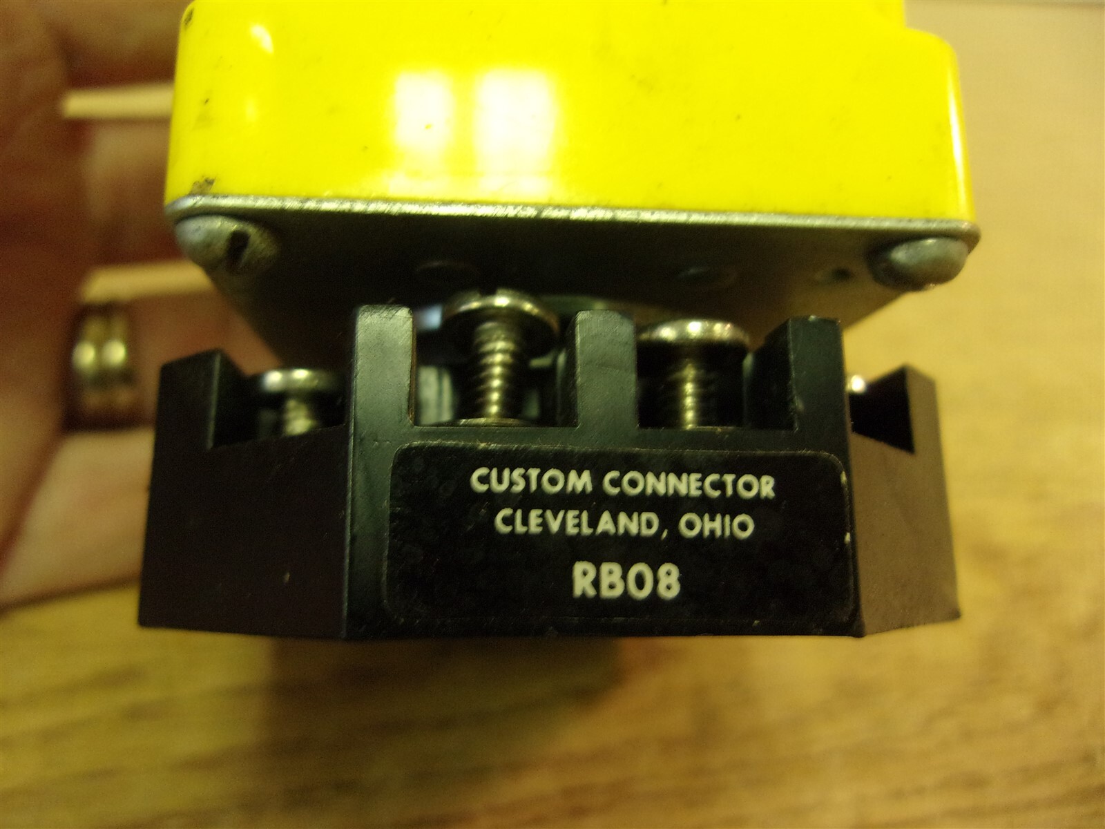 AMF Potter & Brumfield CDB-38-70005 Time Delay relay w/ Socket RB08